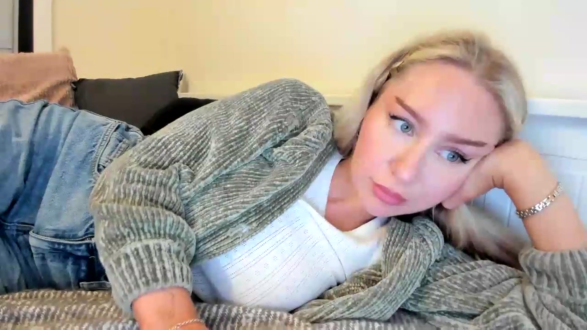Gallery image thumbnail from British_Cutie's myfreecams stream on, 08/05/2026, 17:05 image 8 of 20