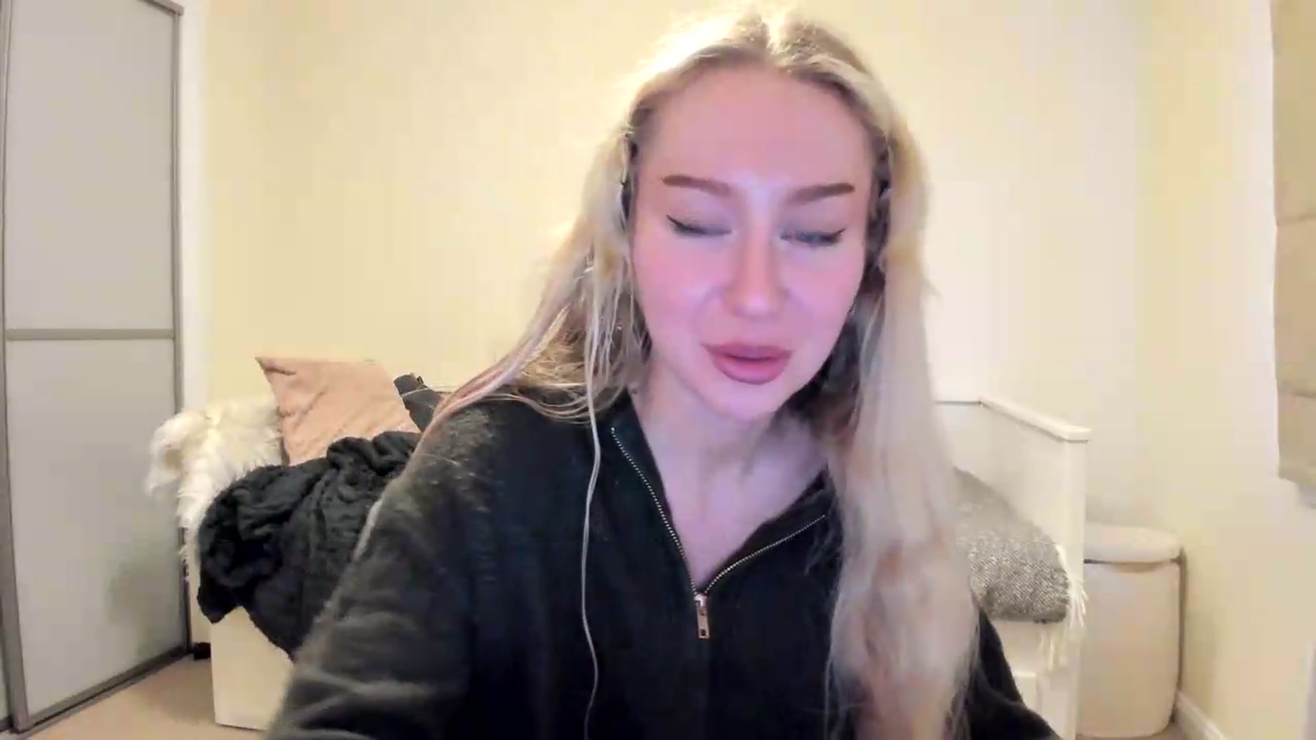 Gallery image thumbnail from British_Cutie's myfreecams stream on, 08/06/2026, 20:27 image 3 of 20