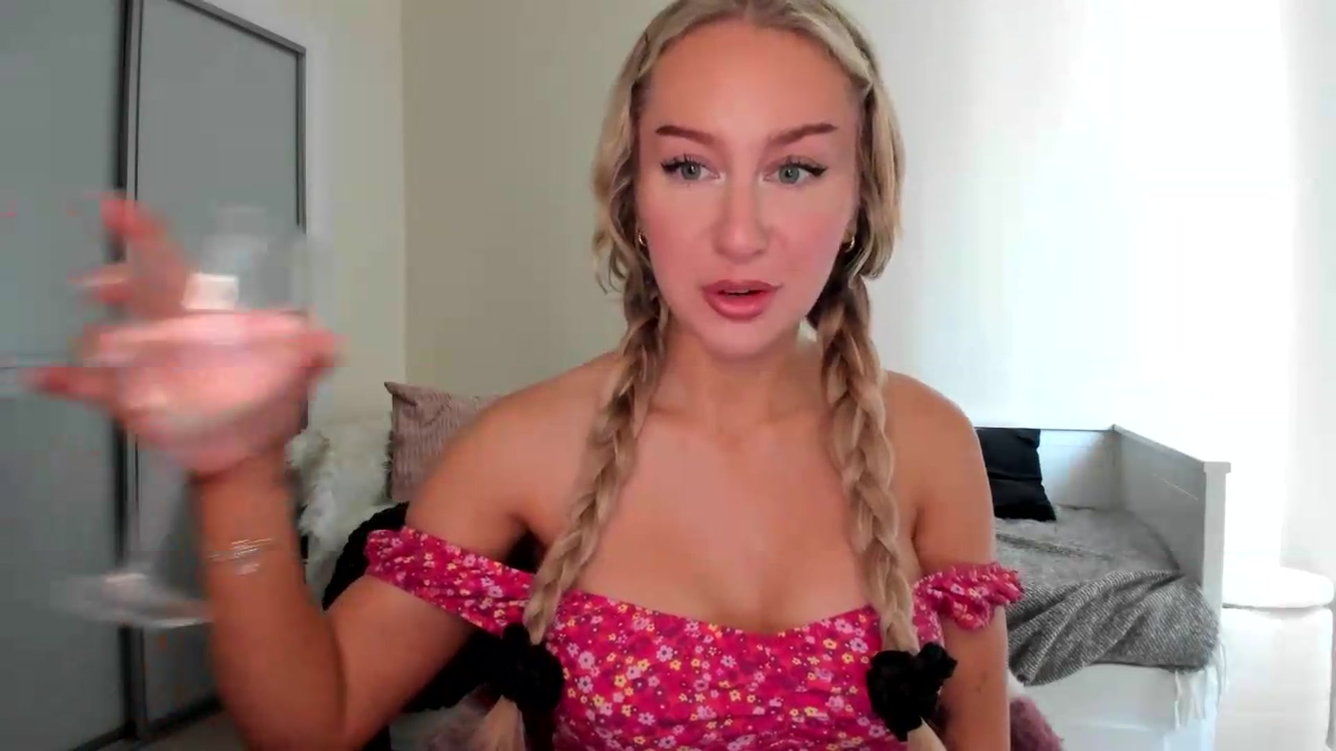 Gallery image thumbnail from British_Cutie's myfreecams stream on, 08/08/2026, 11:57 image 11 of 20