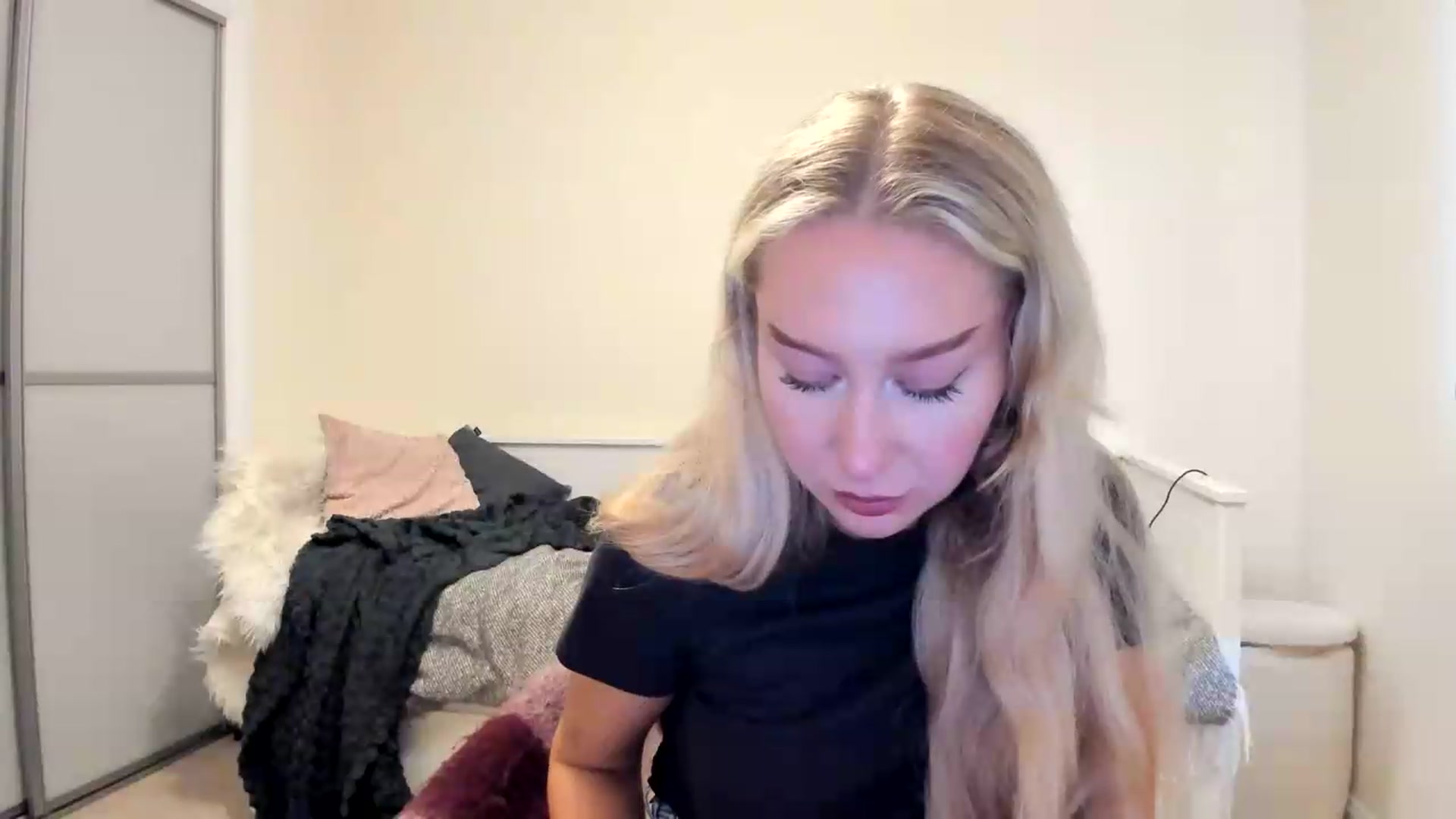 Gallery image thumbnail from British_Cutie's myfreecams stream on, 08/08/2026, 17:27 image 9 of 20