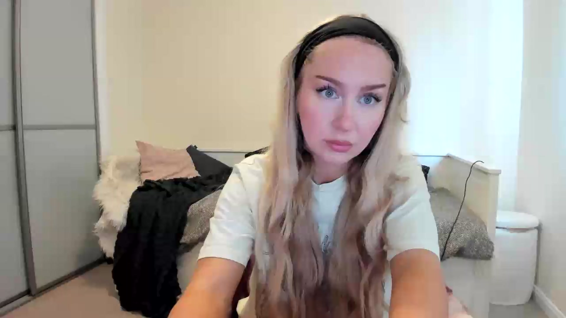 Gallery image thumbnail from British_Cutie's myfreecams stream on, 08/09/2026, 13:08 image 17 of 20