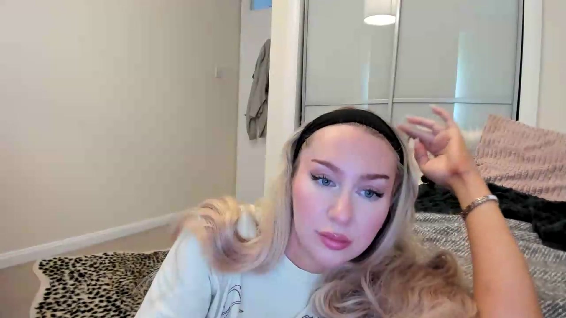 Gallery image thumbnail from British_Cutie's myfreecams stream on, 08/09/2026, 13:44 image 12 of 20