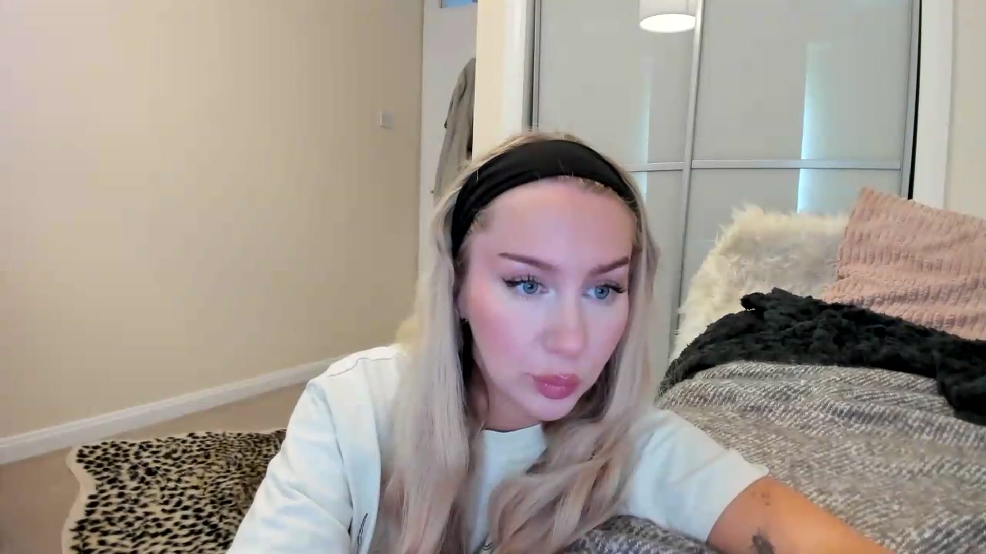 Gallery image thumbnail from British_Cutie's myfreecams stream on, 08/09/2026, 13:44 image 6 of 20