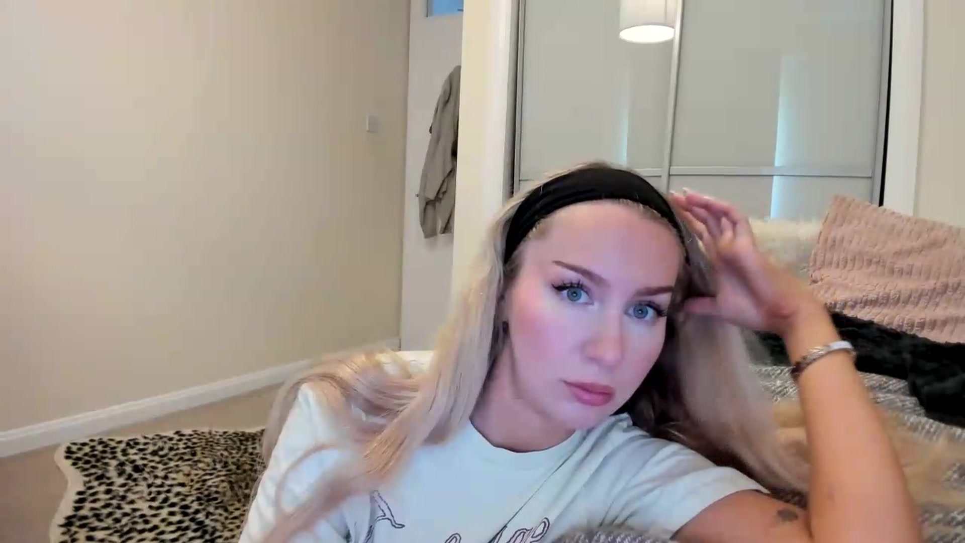 Gallery image thumbnail from British_Cutie's myfreecams stream on, 08/09/2026, 13:44 image 16 of 20