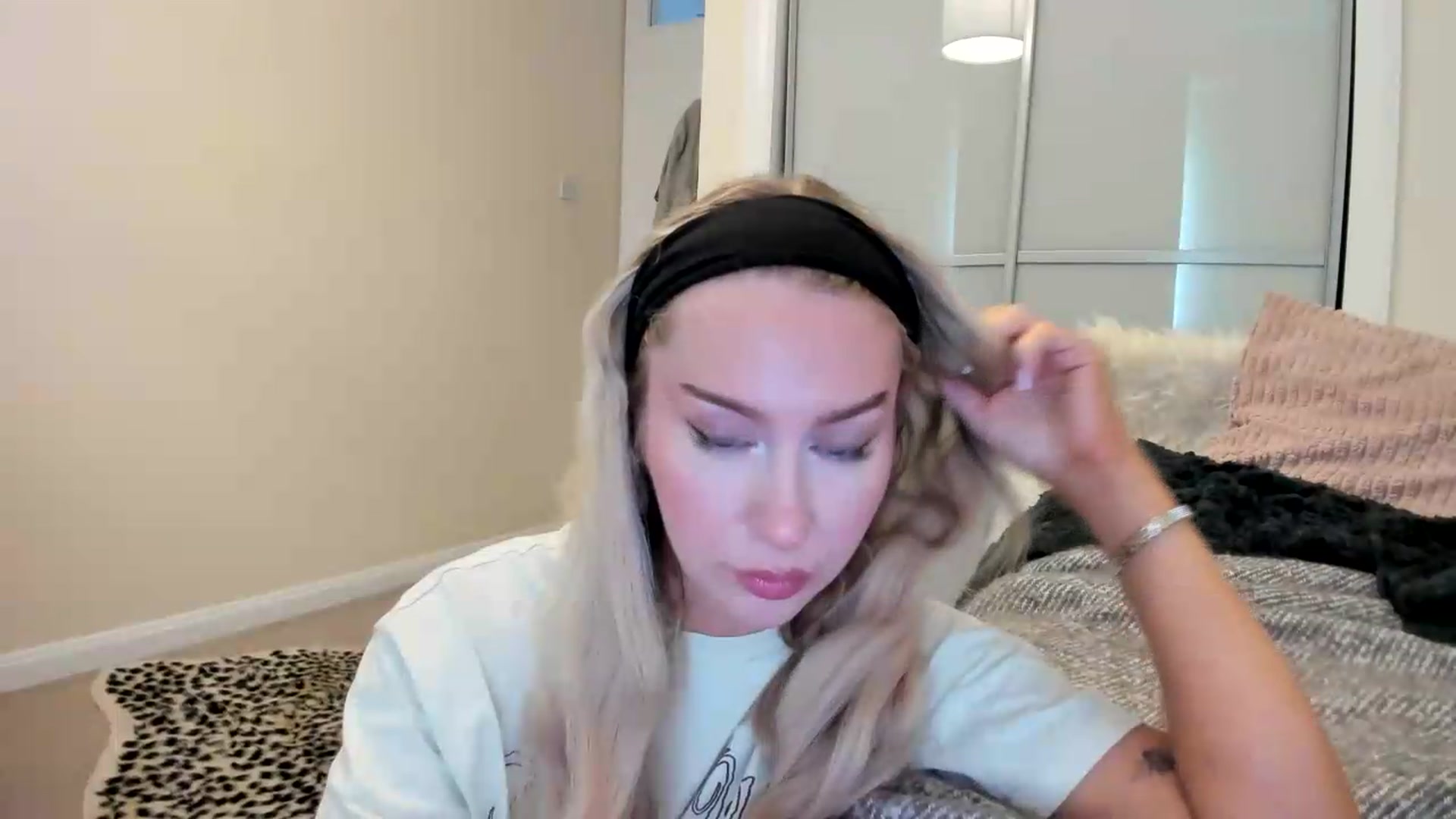 Gallery image thumbnail from British_Cutie's myfreecams stream on, 08/09/2026, 13:44 image 4 of 20