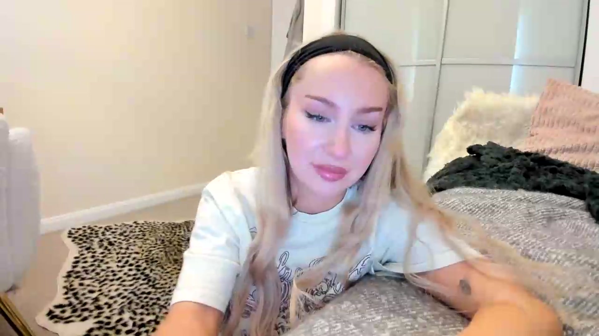 Gallery image thumbnail from British_Cutie's myfreecams stream on, 08/09/2026, 15:03 image 12 of 20