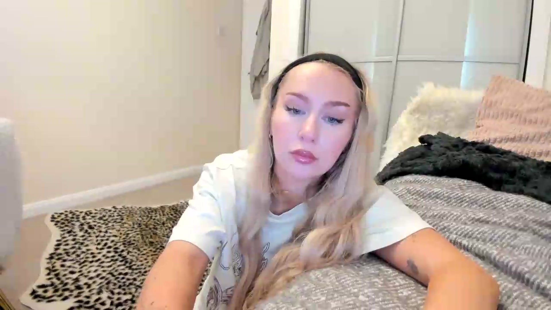 Gallery image thumbnail from British_Cutie's myfreecams stream on, 08/09/2026, 15:03 image 14 of 20