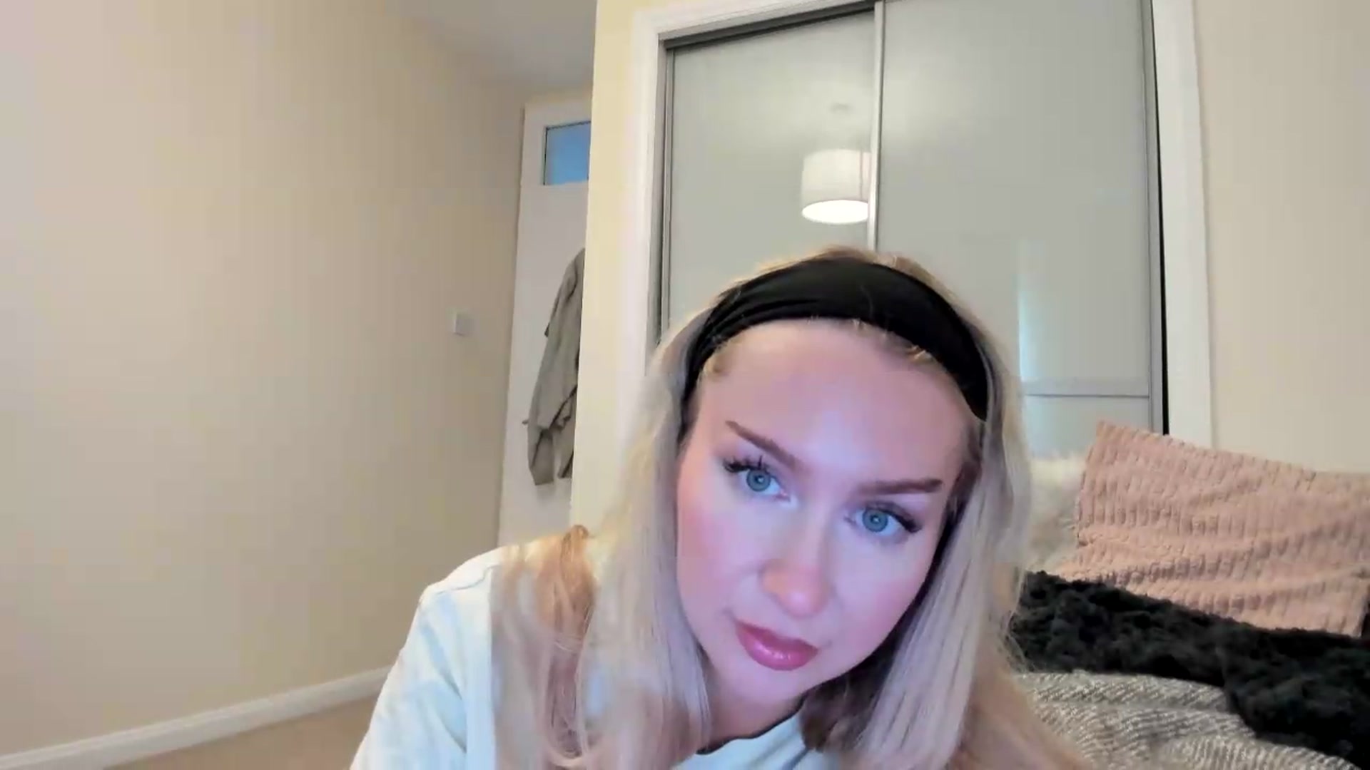 Gallery image thumbnail from British_Cutie's myfreecams stream on, 08/09/2026, 15:03 image 8 of 20
