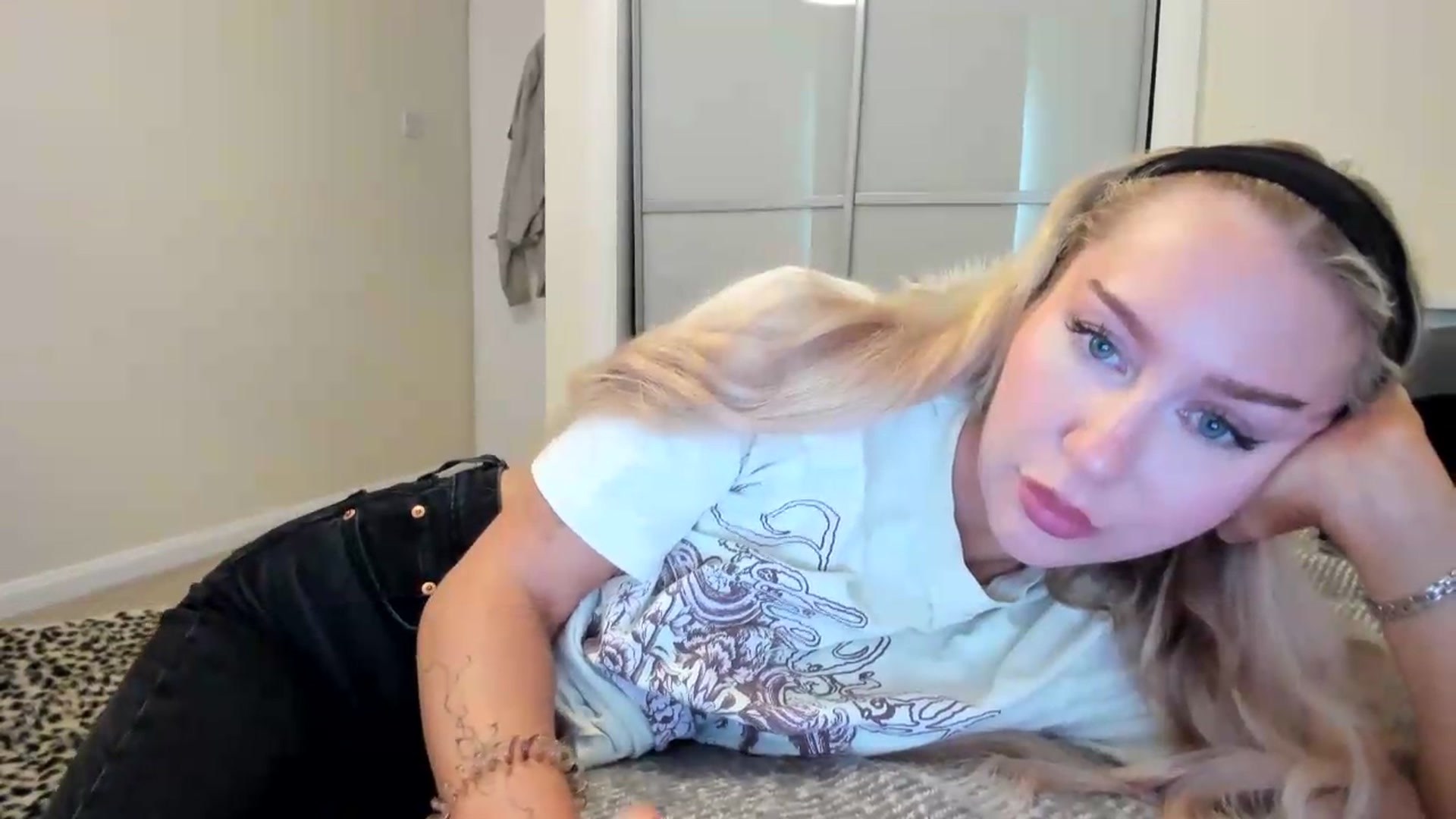 Gallery image thumbnail from British_Cutie's myfreecams stream on, 08/09/2026, 17:47 image 6 of 20