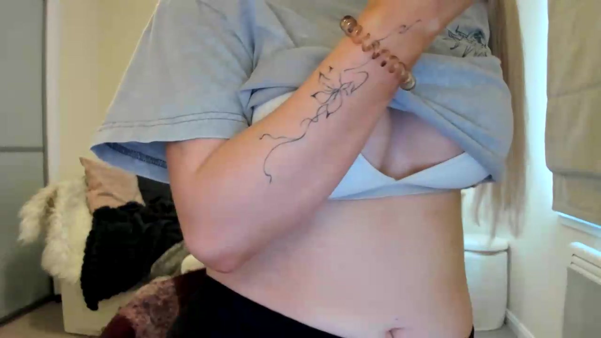 Gallery image thumbnail from British_Cutie's myfreecams stream on, 08/10/2026, 17:20 image 17 of 20