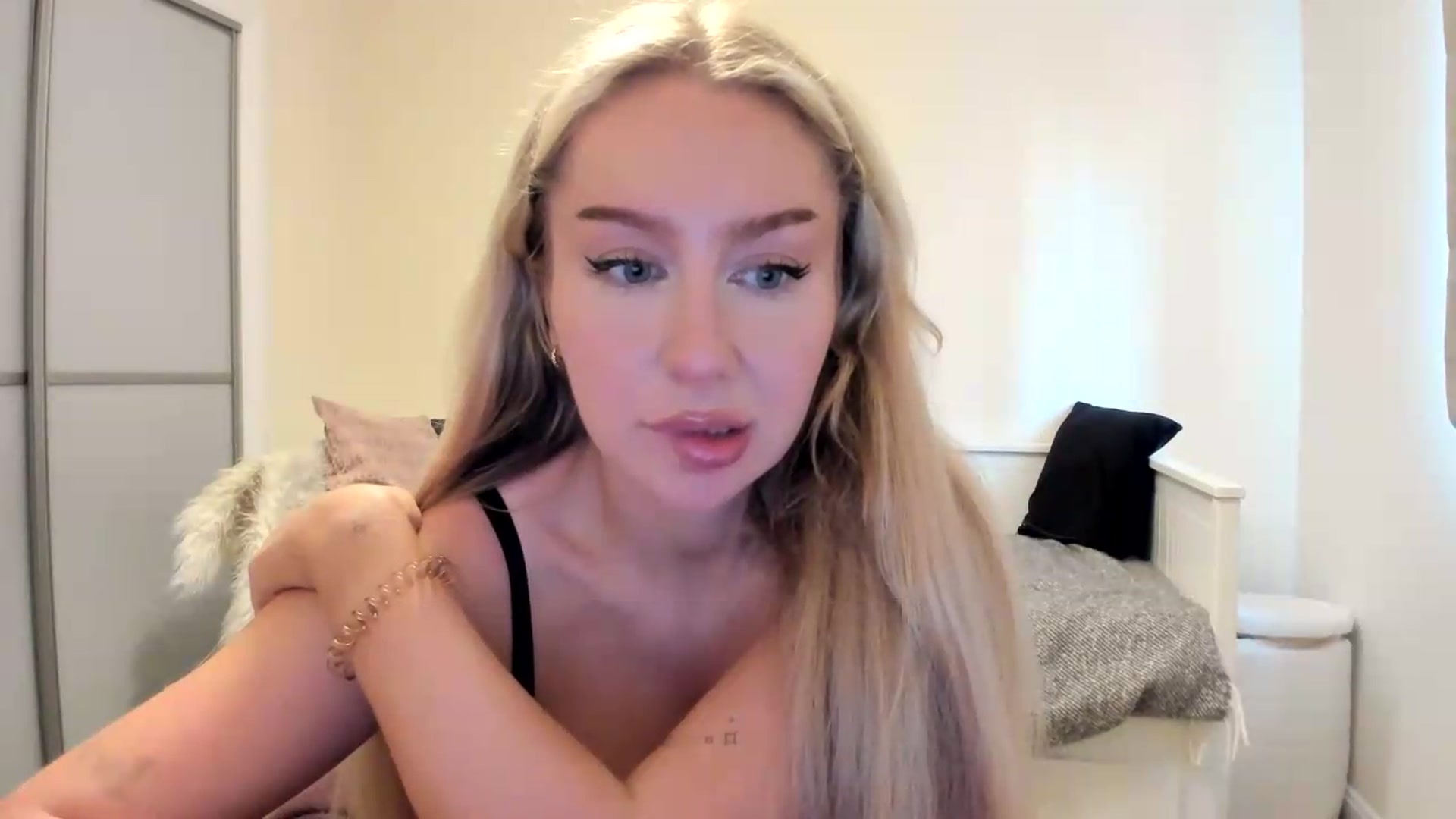 Gallery image thumbnail from British_Cutie's myfreecams stream on, 08/10/2026, 20:18 image 10 of 20