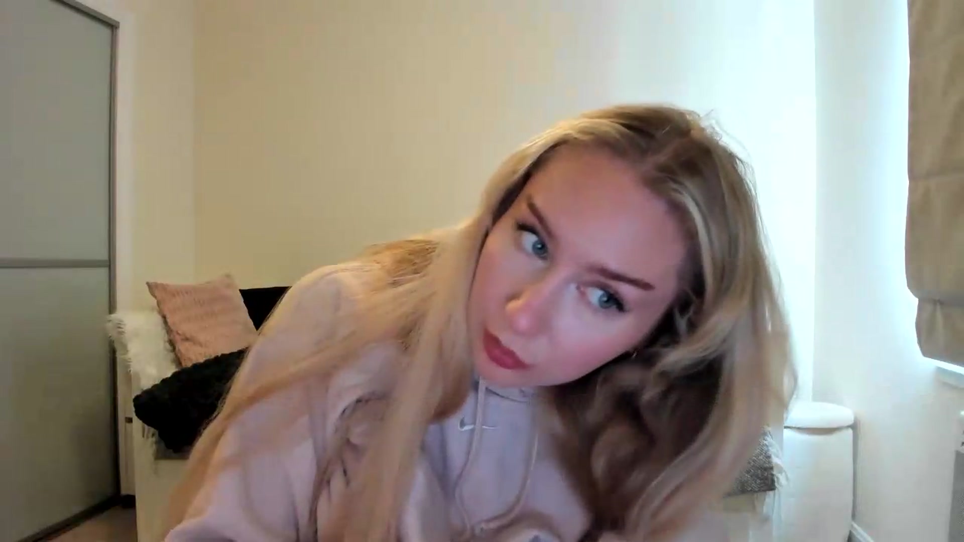Gallery image thumbnail from British_Cutie's myfreecams stream on, 08/12/2026, 11:29 image 16 of 20