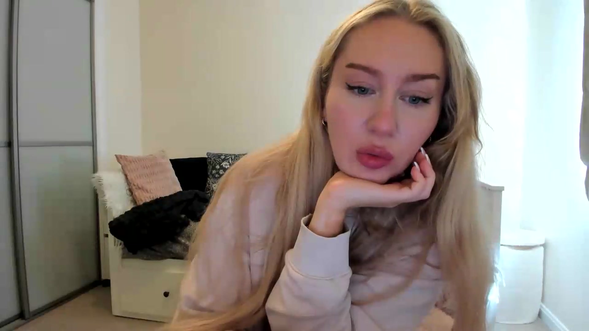 Gallery image thumbnail from British_Cutie's myfreecams stream on, 08/12/2026, 13:44 image 15 of 20