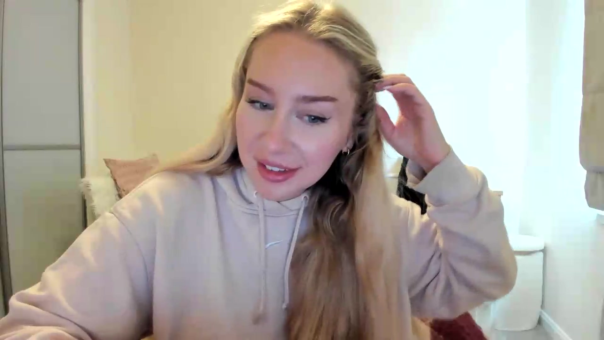 Gallery image thumbnail from British_Cutie's myfreecams stream on, 08/12/2026, 13:44 image 4 of 20