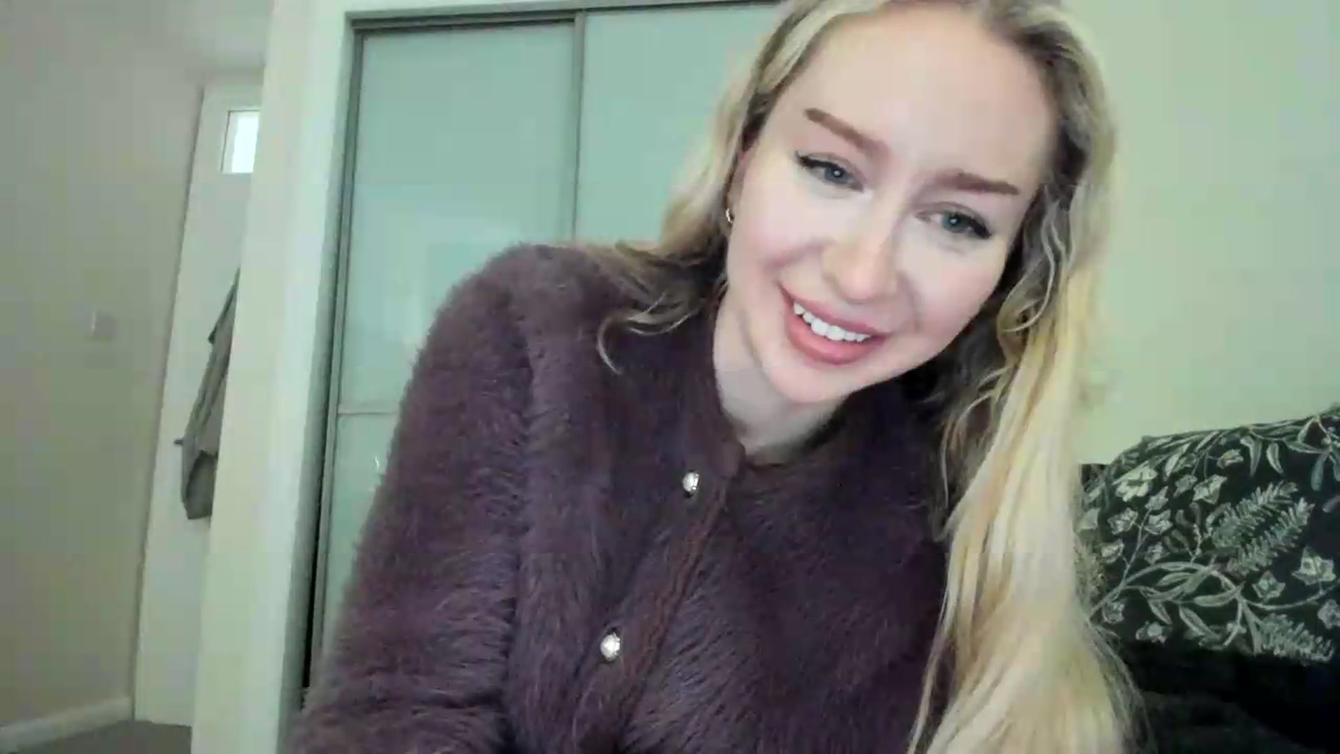 Gallery image thumbnail from British_Cutie's myfreecams stream on, 08/12/2026, 17:47 image 7 of 20