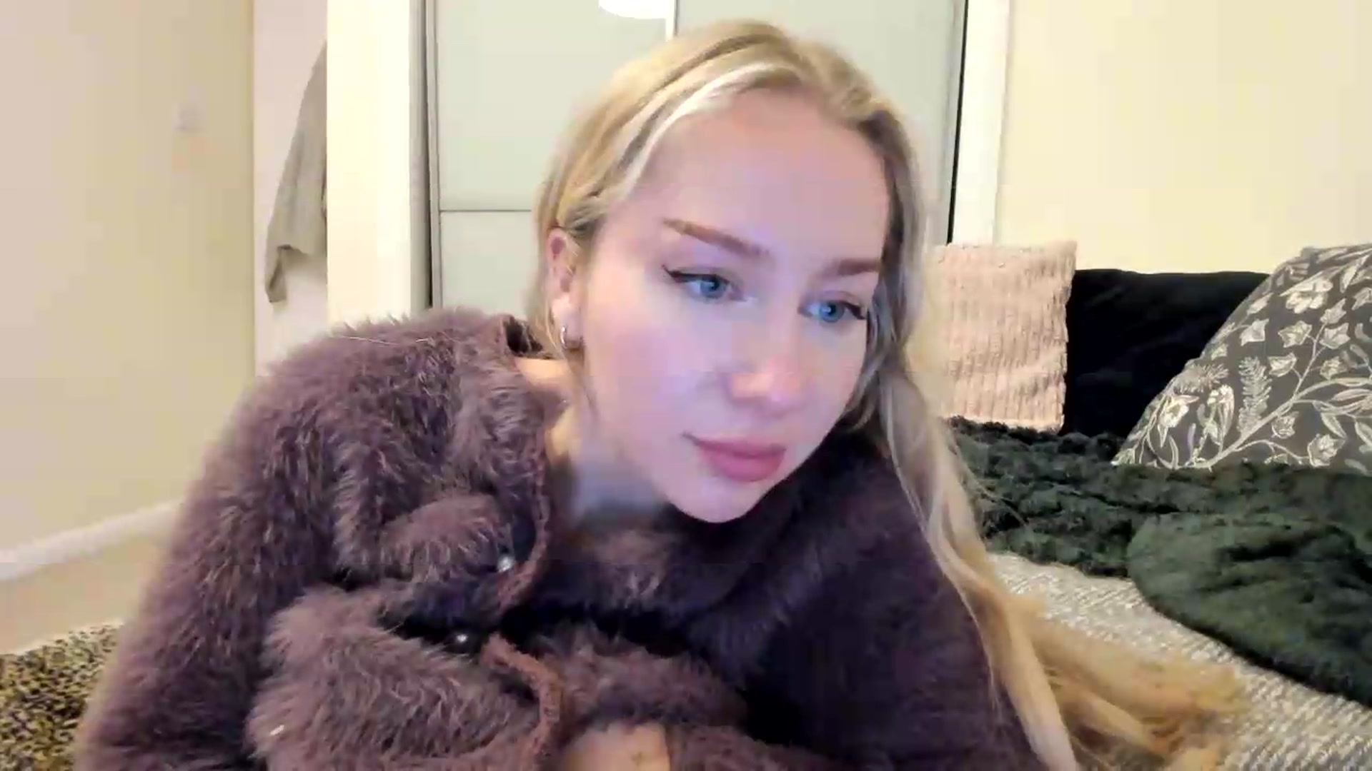 Gallery image thumbnail from British_Cutie's myfreecams stream on, 08/12/2026, 19:13 image 2 of 20