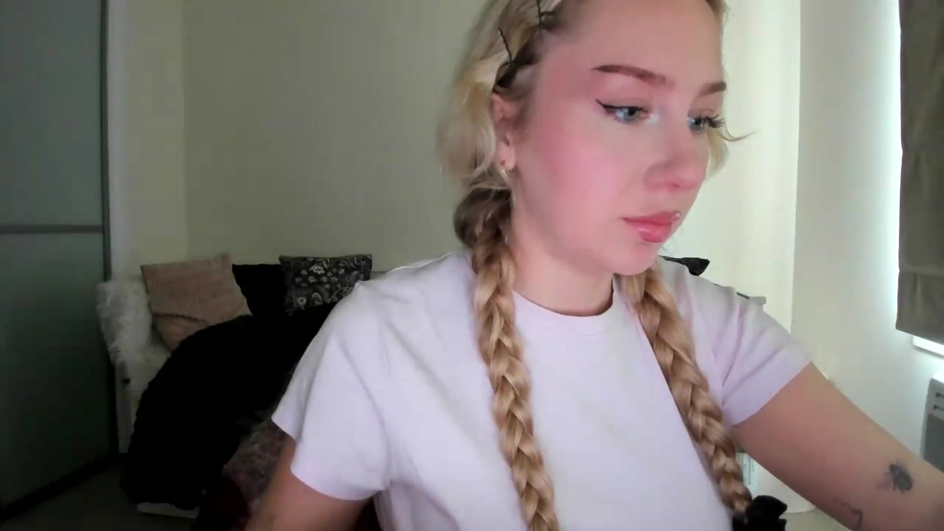 Gallery image thumbnail from British_Cutie's myfreecams stream on, 08/13/2026, 14:15 image 19 of 20