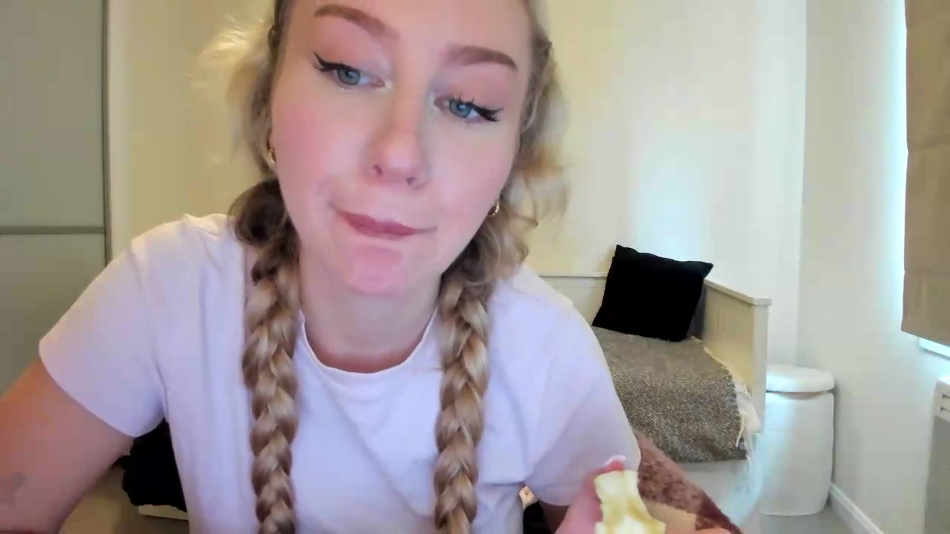 Gallery image thumbnail from British_Cutie's myfreecams stream on, 08/13/2026, 14:15 image 7 of 20