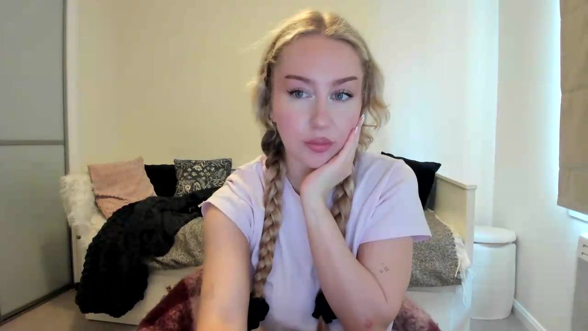 Gallery image thumbnail from British_Cutie's myfreecams stream on, 08/13/2026, 14:15 image 13 of 20