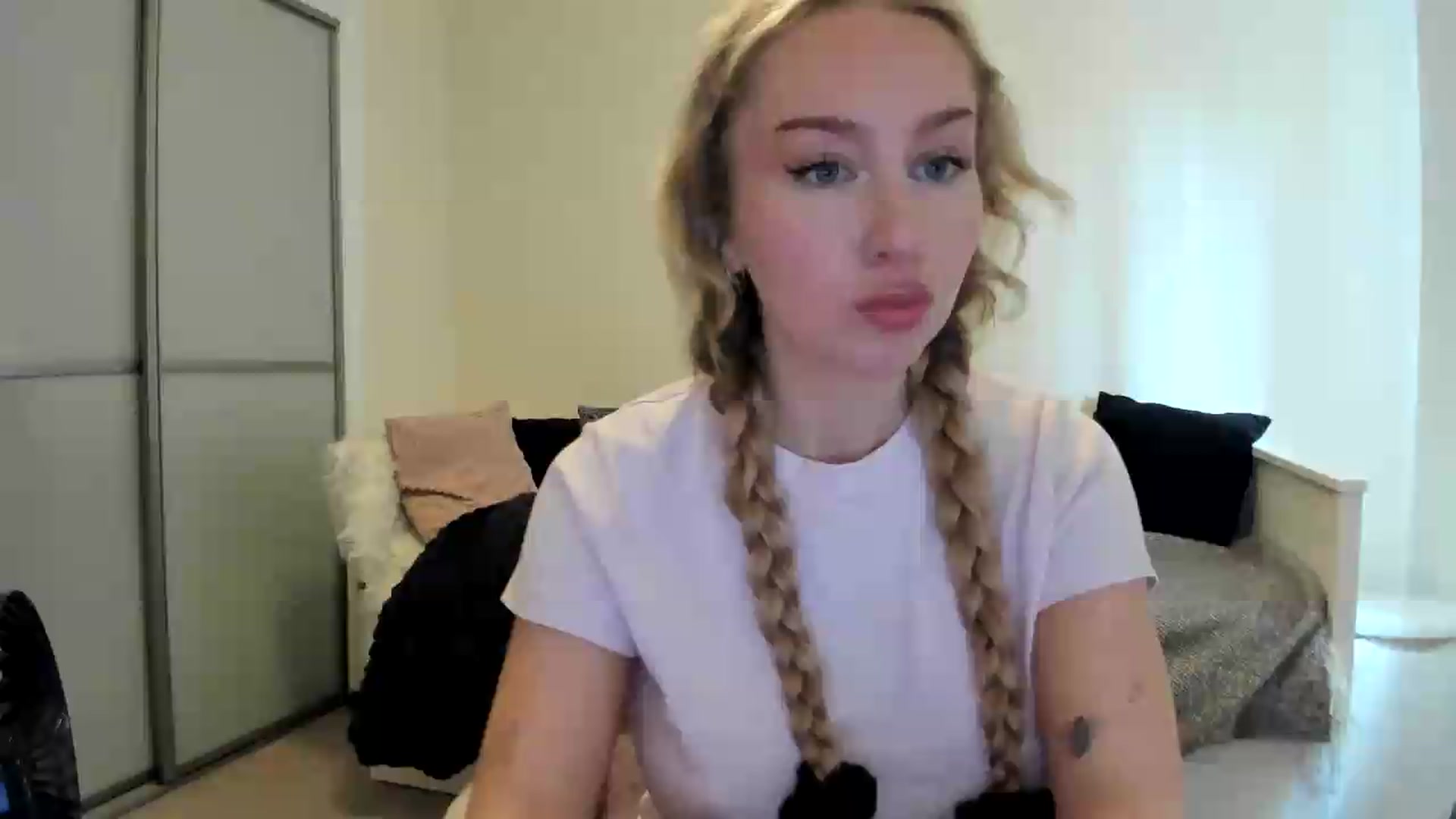 Gallery image thumbnail from British_Cutie's myfreecams stream on, 08/13/2026, 16:05 image 4 of 20