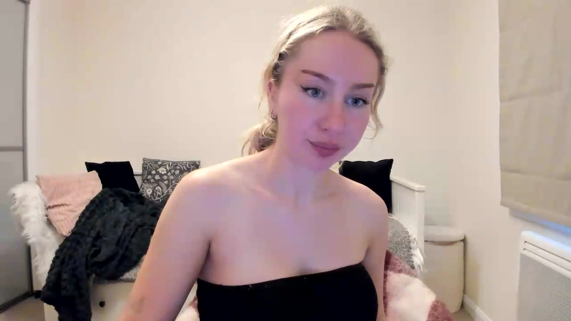Gallery image thumbnail from British_Cutie's myfreecams stream on, 08/13/2026, 19:56 image 17 of 20