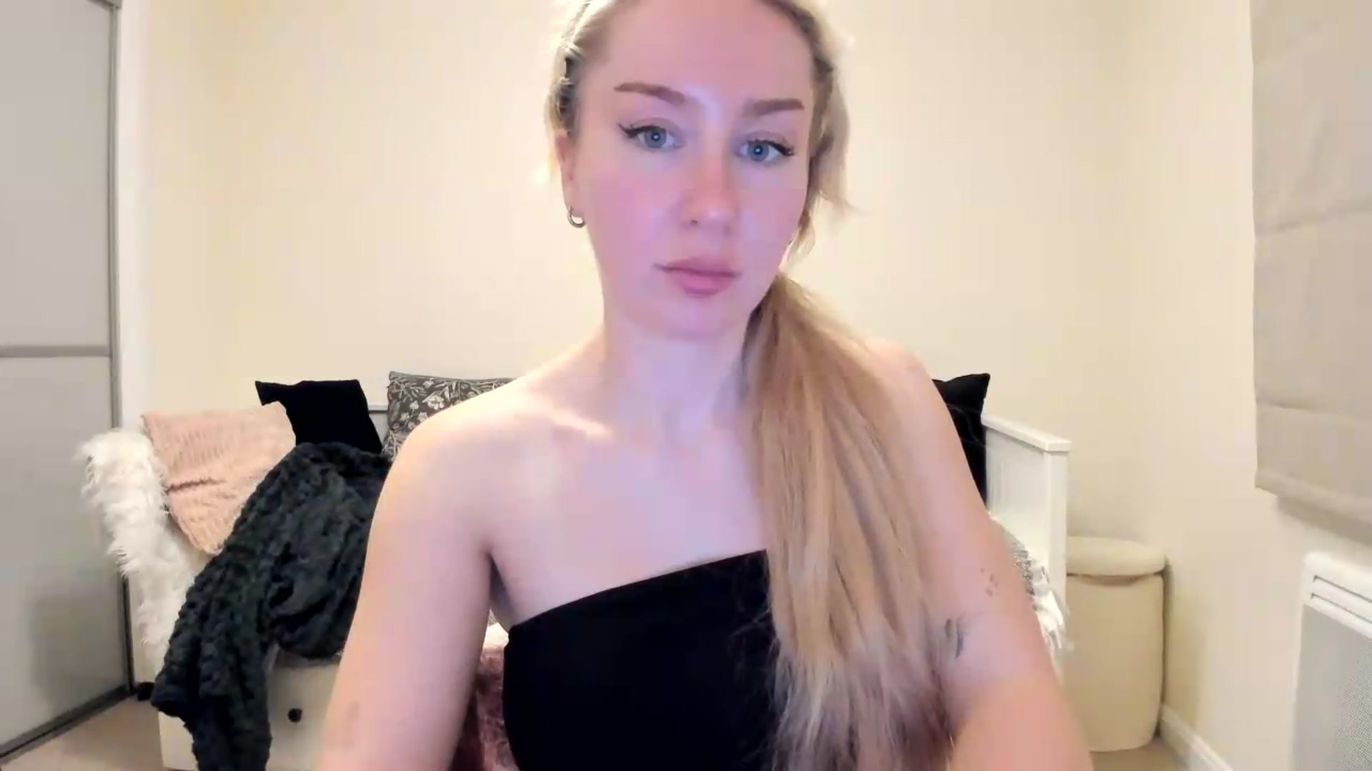 Gallery image thumbnail from British_Cutie's myfreecams stream on, 08/13/2026, 21:03 image 16 of 20