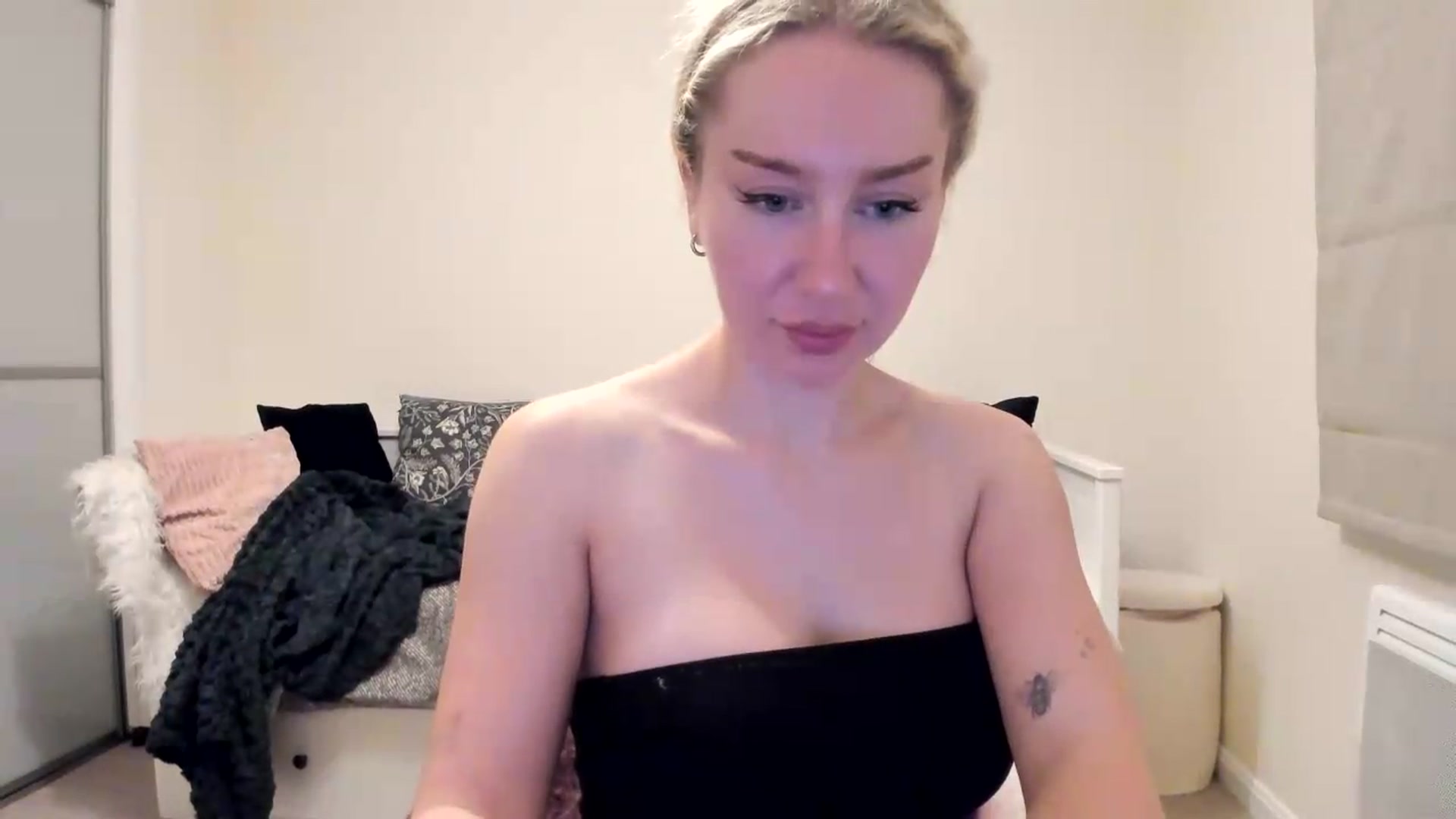 Gallery image thumbnail from British_Cutie's myfreecams stream on, 08/13/2026, 21:03 image 8 of 20