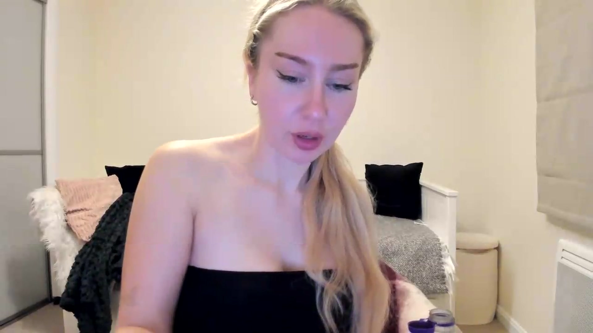 Gallery image thumbnail from British_Cutie's myfreecams stream on, 08/13/2026, 21:03 image 11 of 20