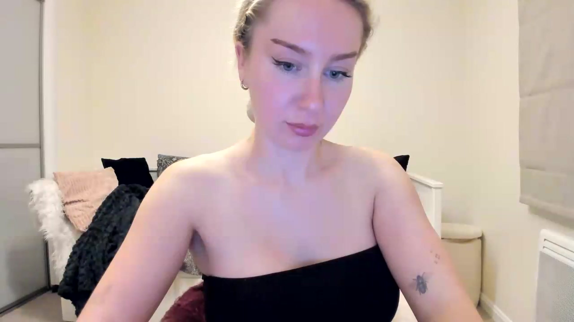 Gallery image thumbnail from British_Cutie's myfreecams stream on, 08/13/2026, 21:03 image 9 of 20