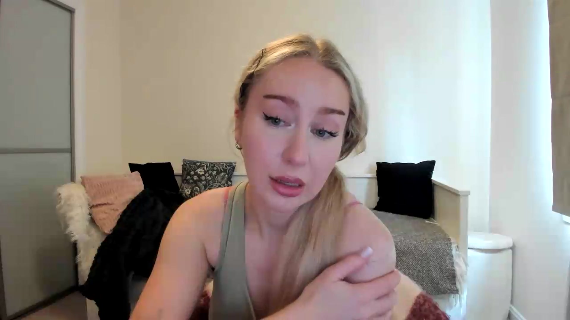 Gallery image thumbnail from British_Cutie's myfreecams stream on, 08/14/2026, 14:12 image 10 of 20
