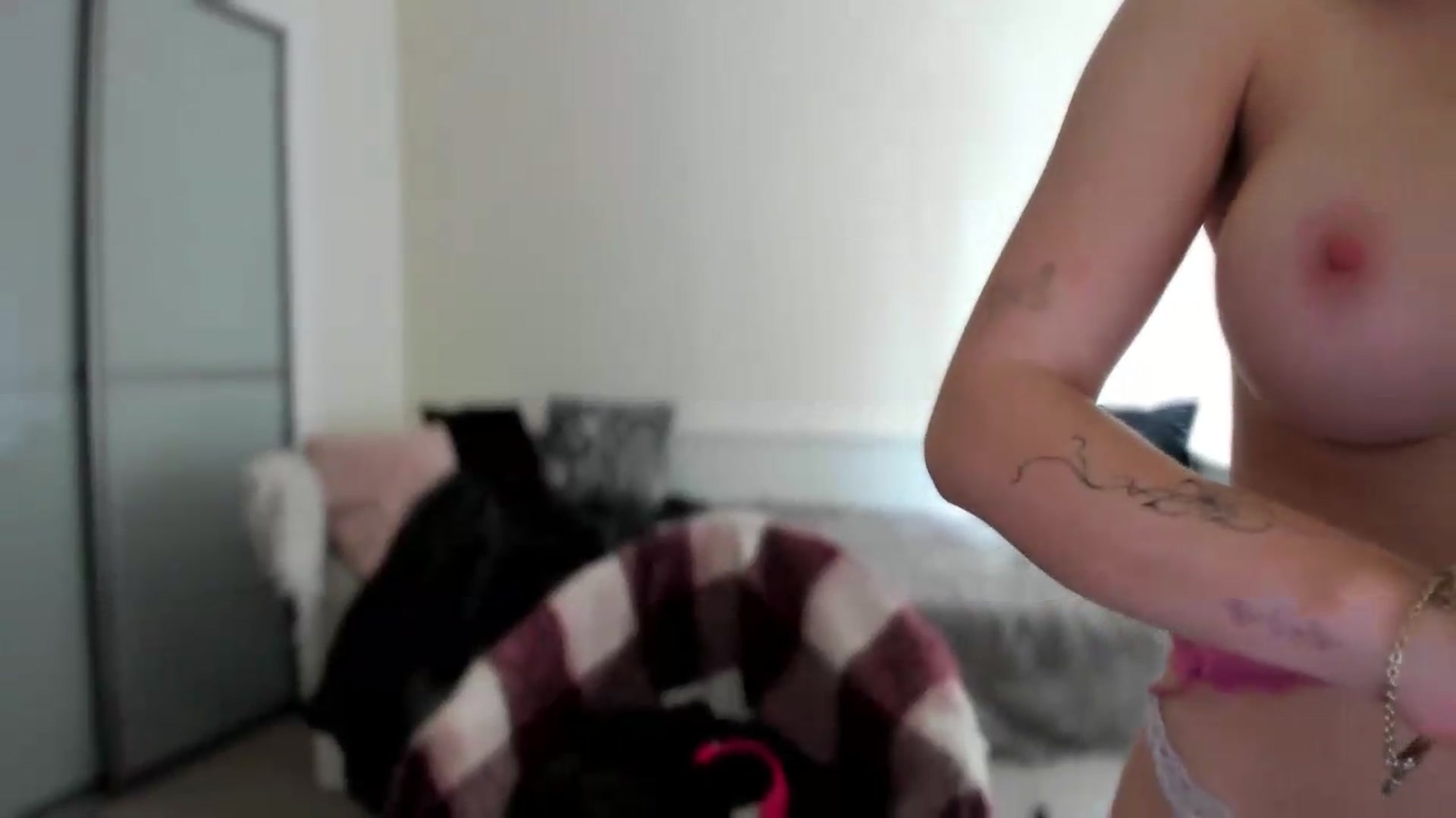 Gallery image thumbnail from British_Cutie's myfreecams stream on, 08/14/2026, 15:08 image 9 of 20