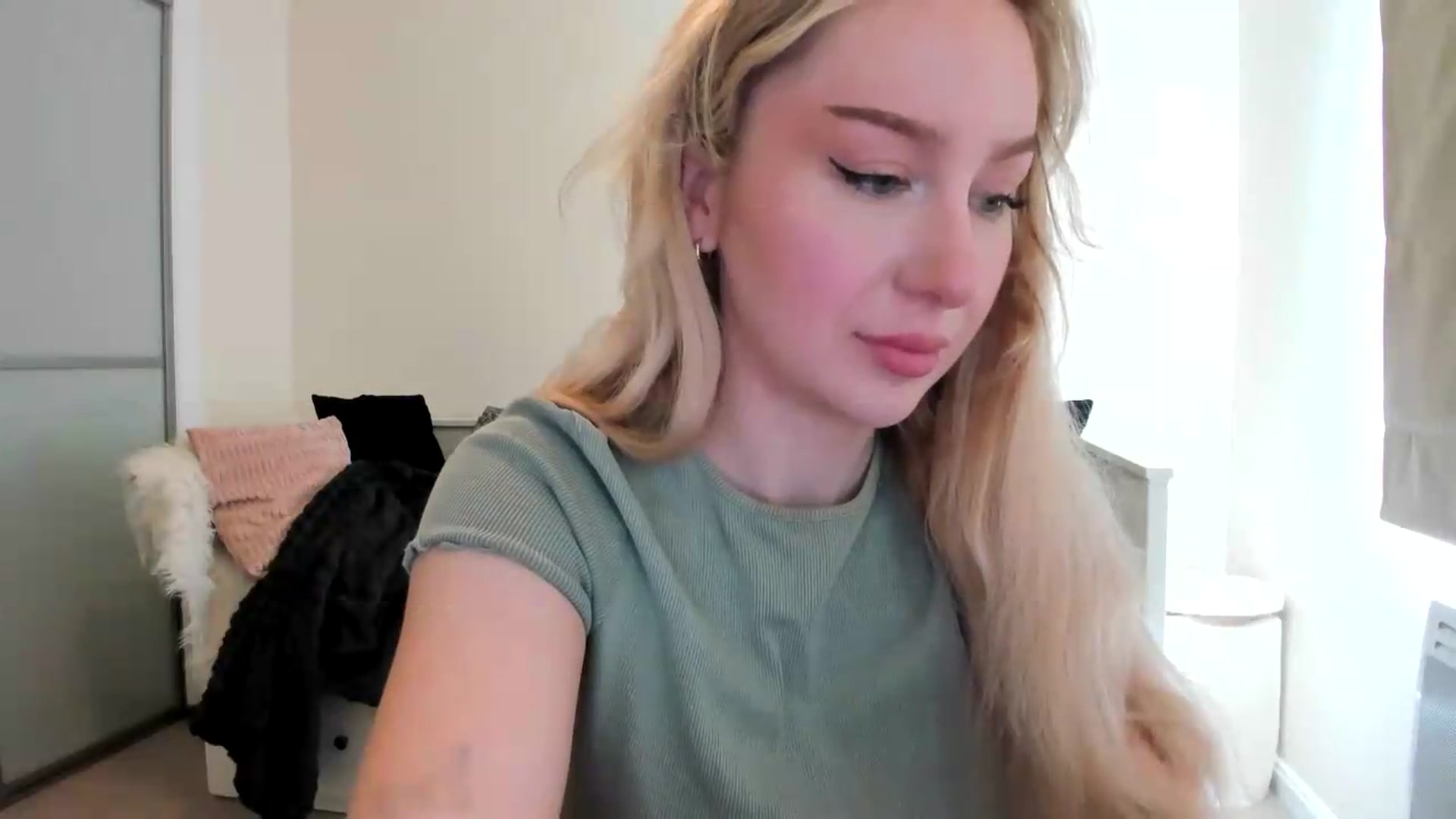 Gallery image thumbnail from British_Cutie's myfreecams stream on, 08/15/2026, 14:23 image 10 of 20