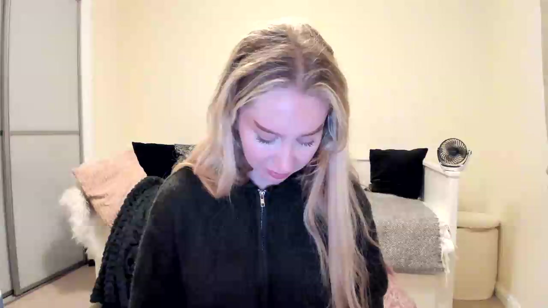 Gallery image thumbnail from British_Cutie's myfreecams stream on, 08/15/2026, 20:30 image 1 of 20