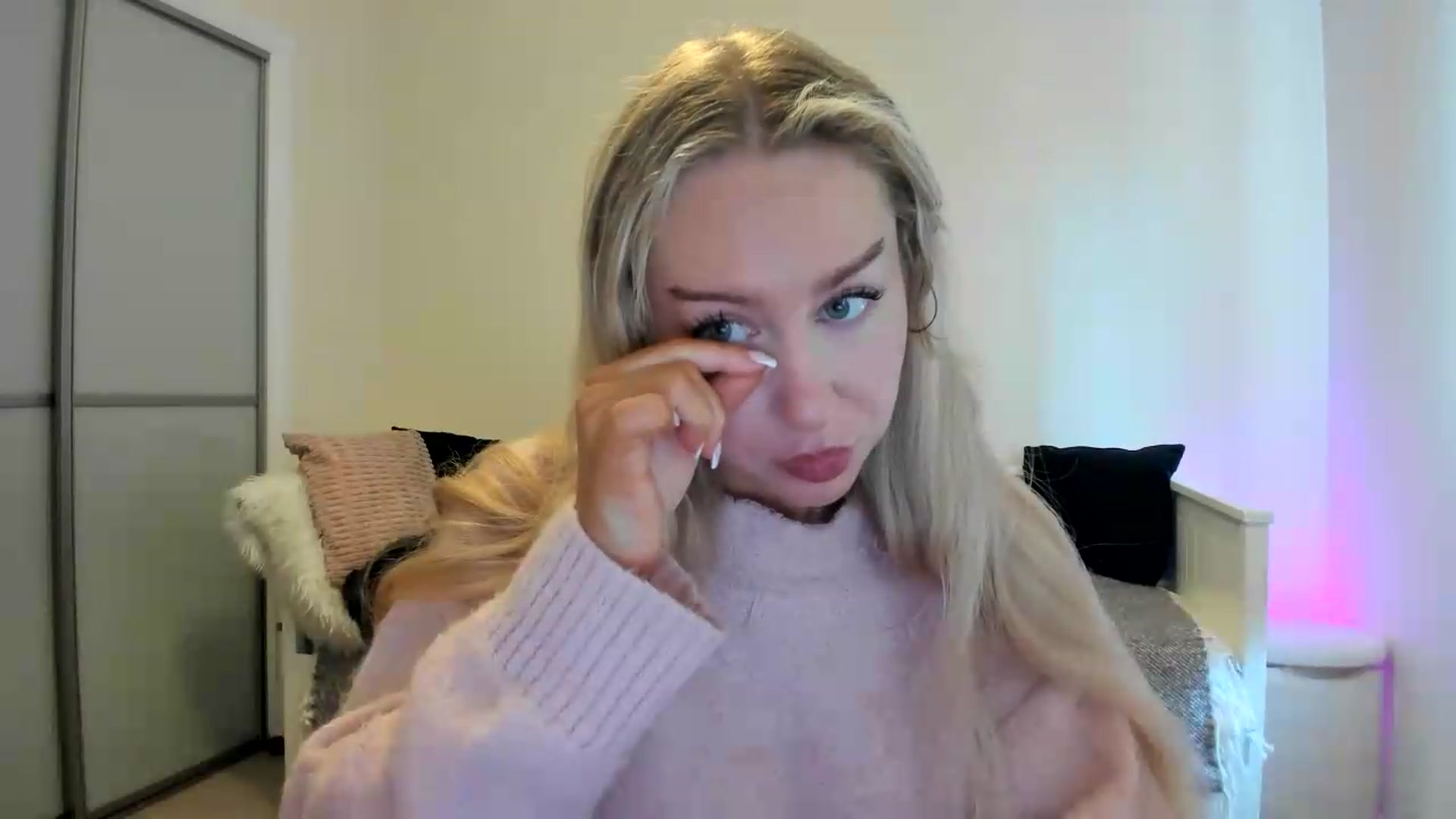Gallery image thumbnail from British_Cutie's myfreecams stream on, 08/16/2026, 09:08 image 15 of 20