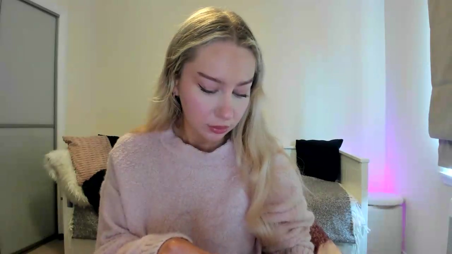 Gallery image thumbnail from British_Cutie's myfreecams stream on, 08/16/2026, 09:08 image 4 of 20