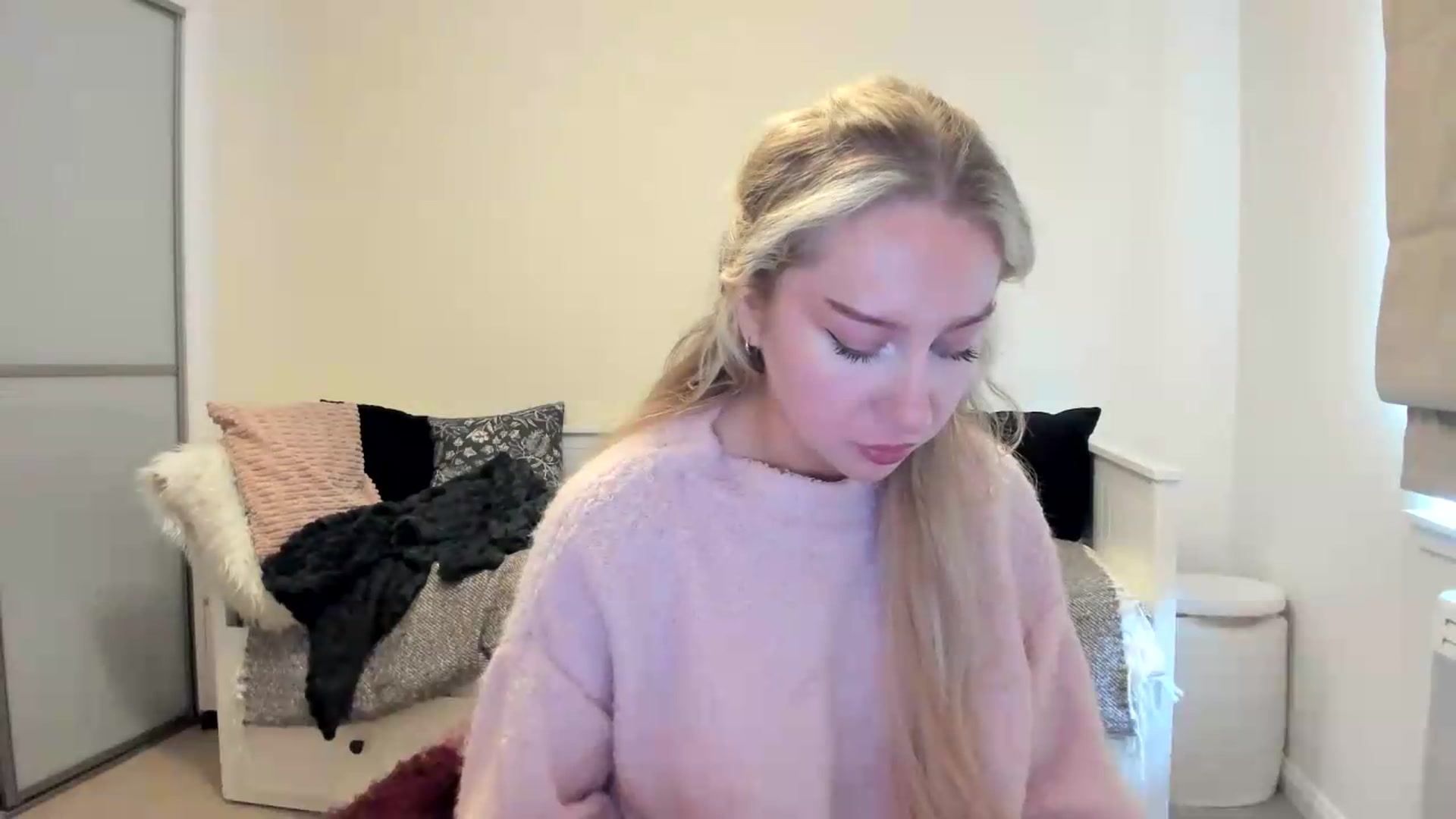 Gallery image thumbnail from British_Cutie's myfreecams stream on, 08/16/2026, 15:43 image 16 of 20
