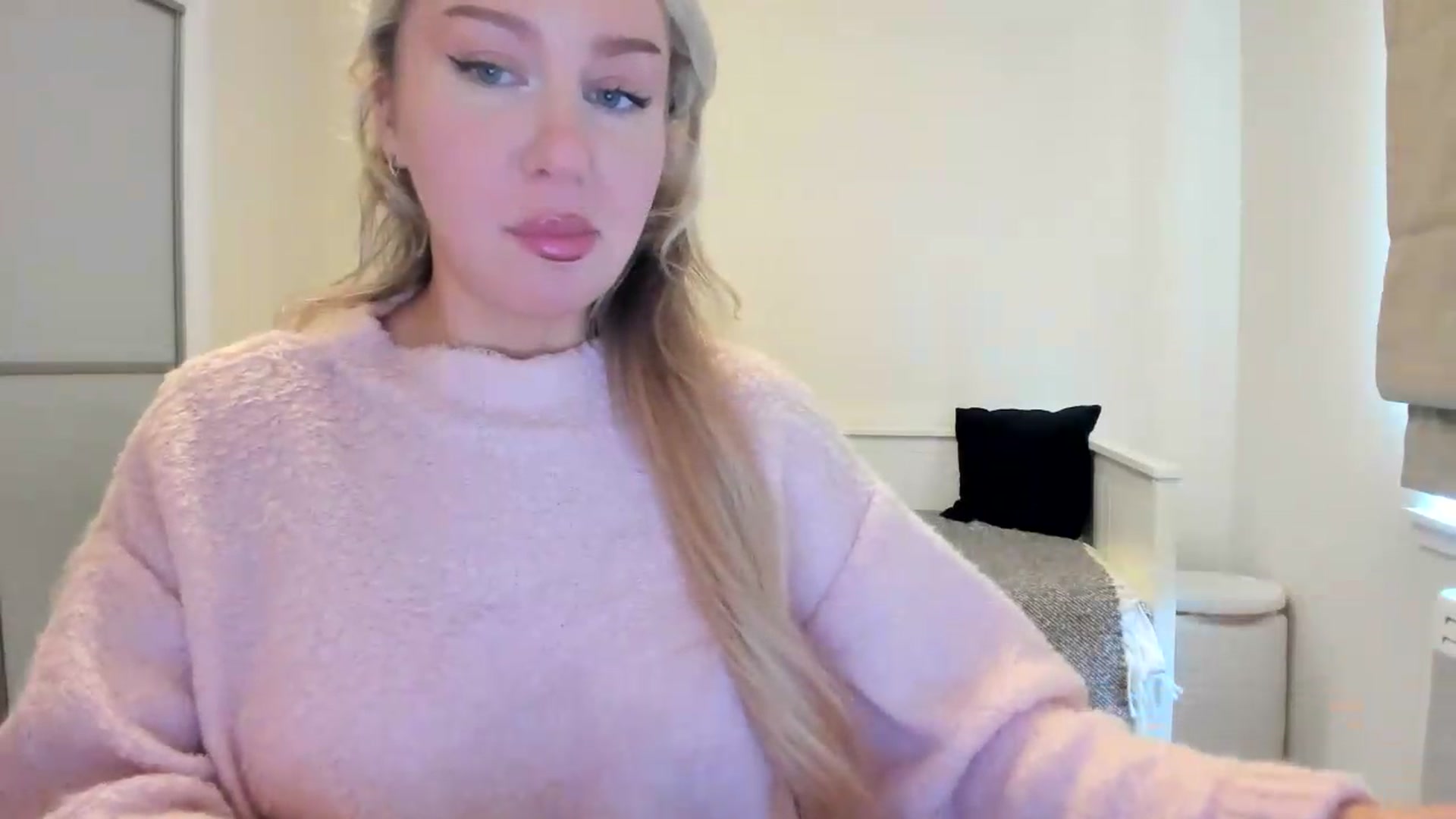 Gallery image thumbnail from British_Cutie's myfreecams stream on, 08/16/2026, 15:43 image 18 of 20