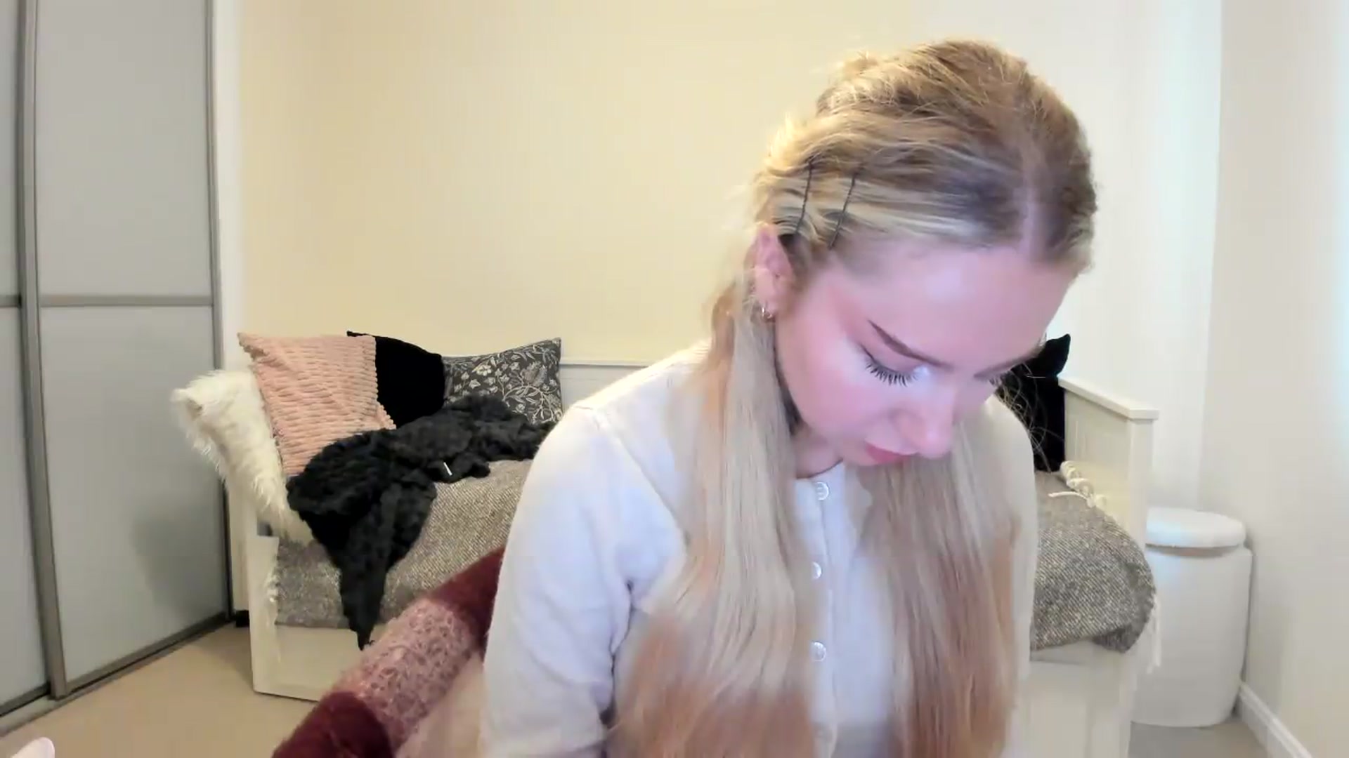 Gallery image thumbnail from British_Cutie's myfreecams stream on, 08/17/2026, 15:52 image 11 of 20
