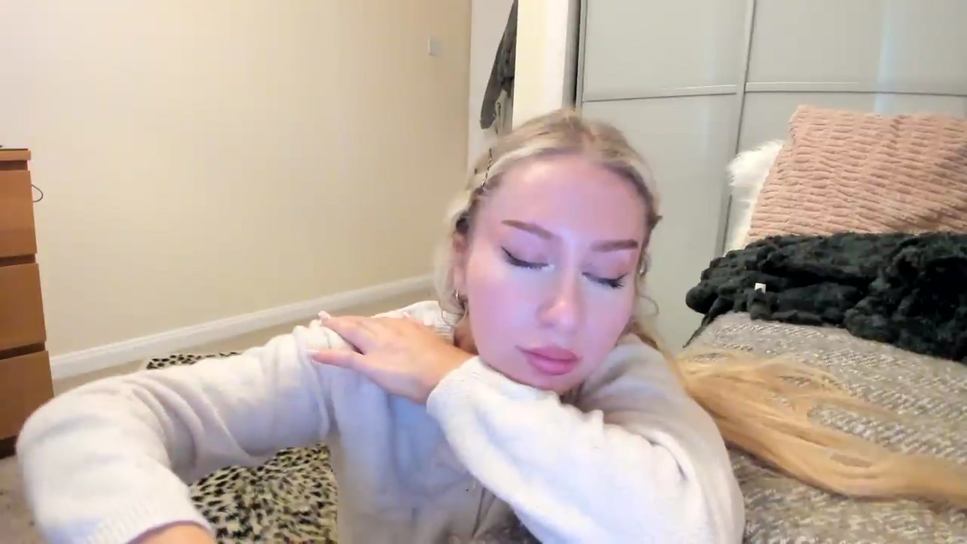 Gallery image thumbnail from British_Cutie's myfreecams stream on, 08/17/2026, 17:49 image 12 of 20