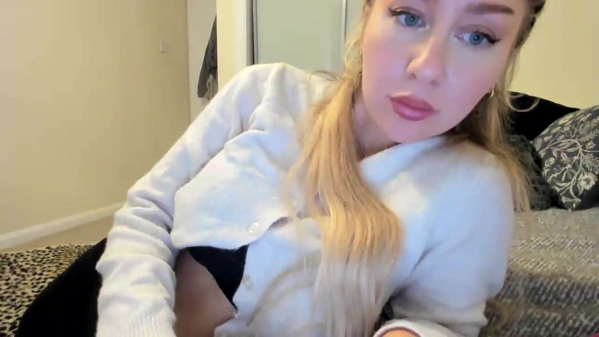 Gallery image thumbnail from British_Cutie's myfreecams stream on, 08/17/2026, 17:49 image 4 of 20