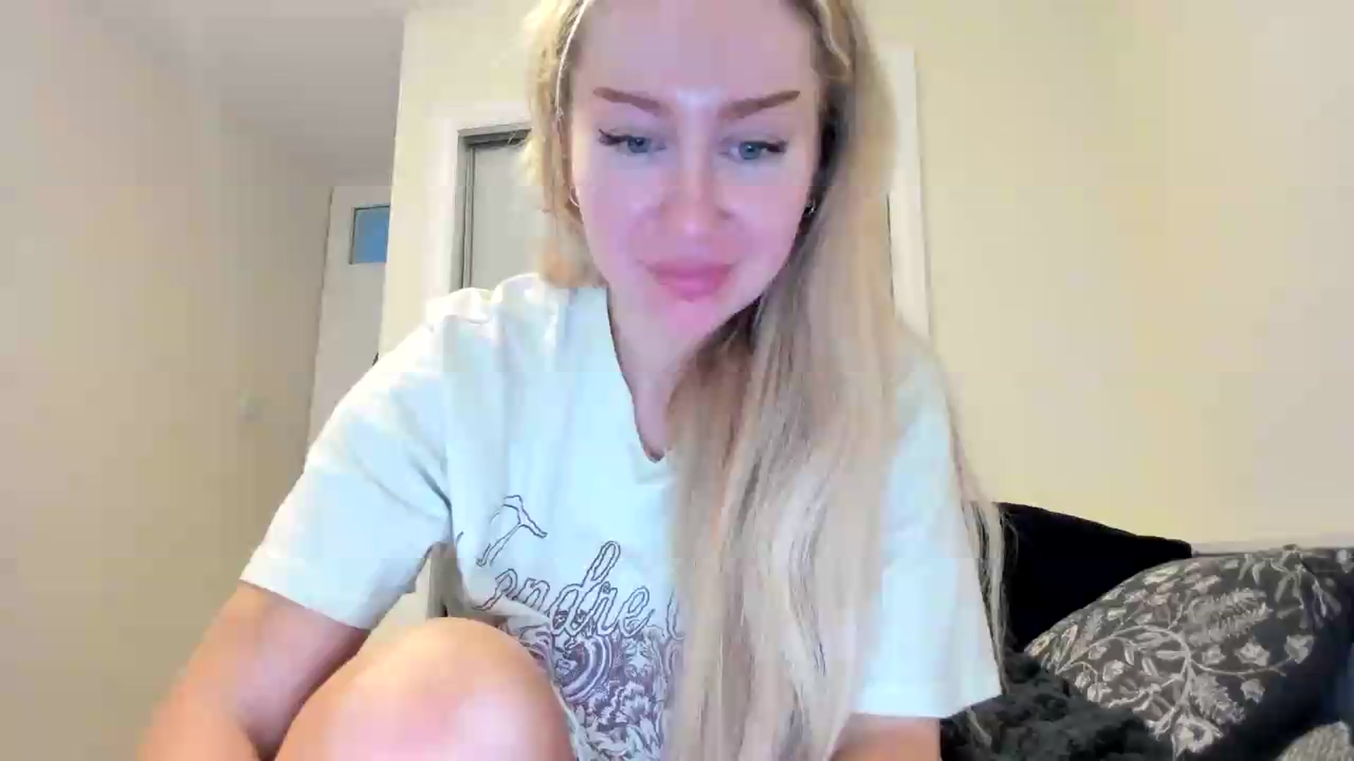 Gallery image thumbnail from British_Cutie's myfreecams stream on, 08/18/2026, 17:20 image 16 of 20