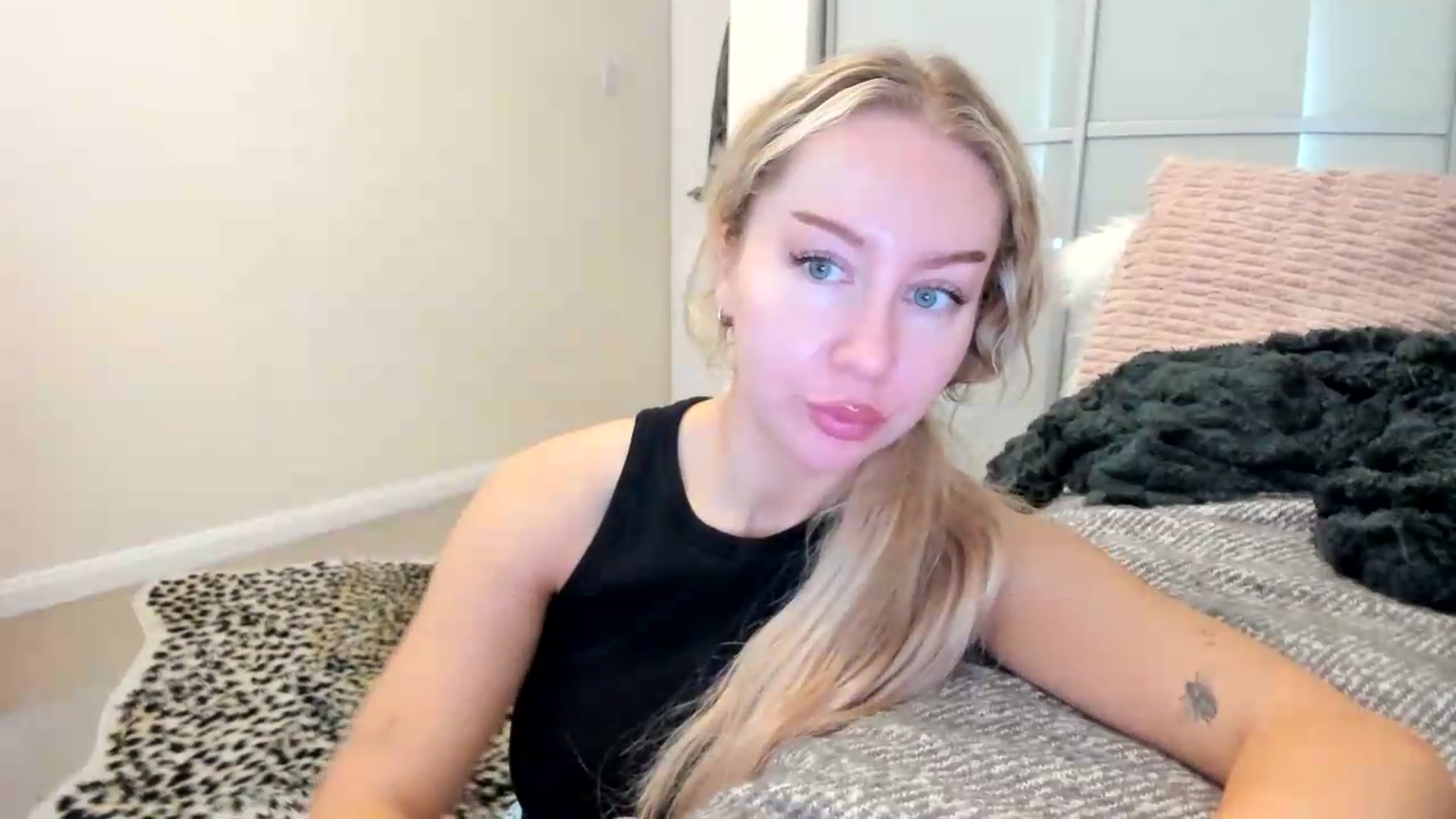 Gallery image thumbnail from British_Cutie's myfreecams stream on, 08/19/2026, 10:15 image 7 of 20