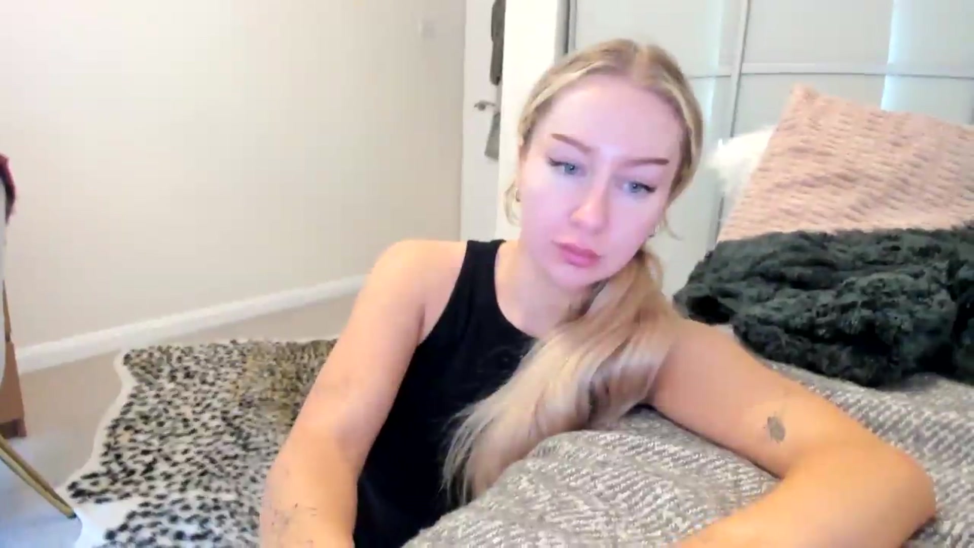 Gallery image thumbnail from British_Cutie's myfreecams stream on, 08/19/2026, 17:23 image 3 of 20