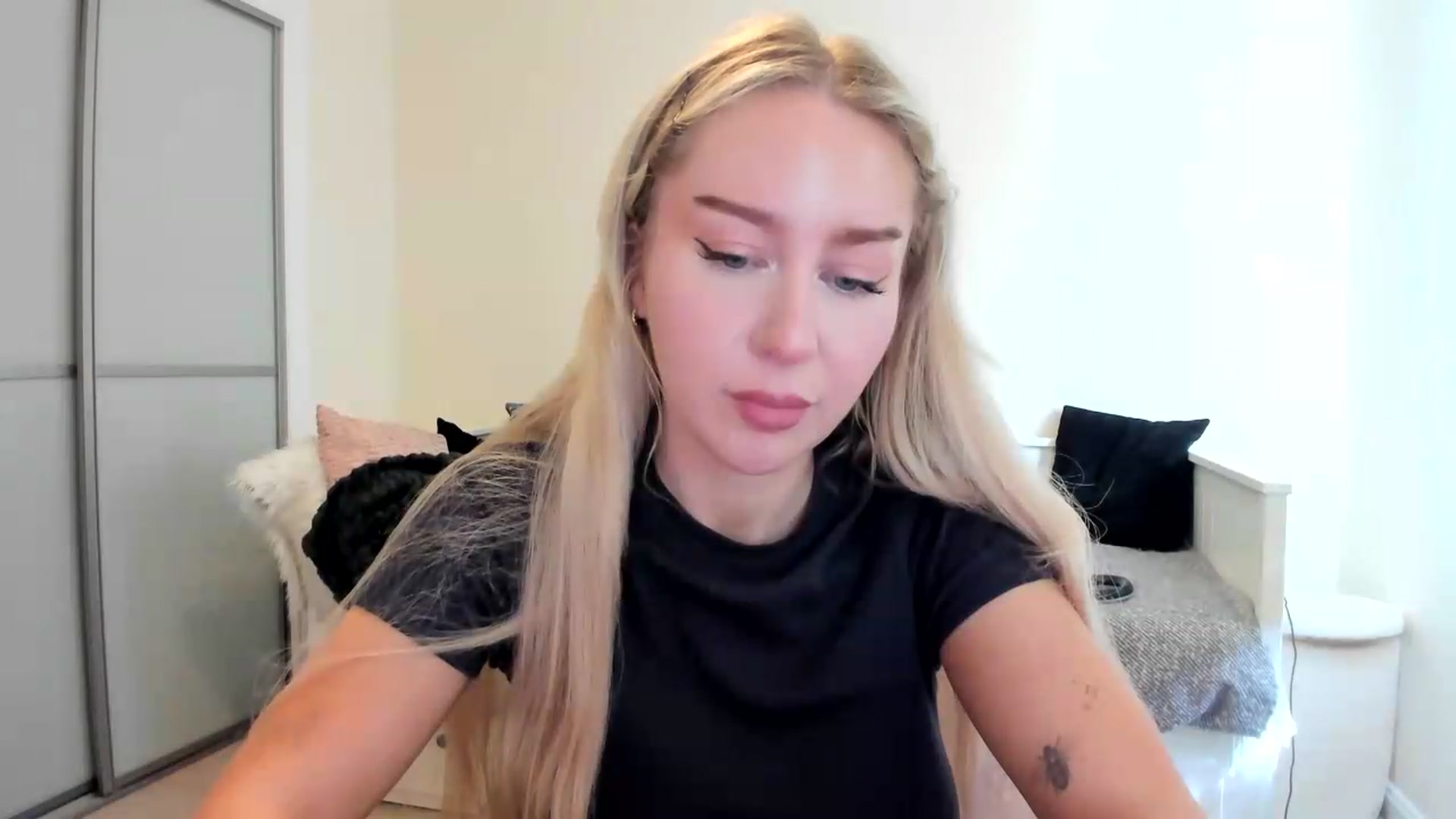 Gallery image thumbnail from British_Cutie's myfreecams stream on, 08/21/2026, 14:05 image 3 of 20