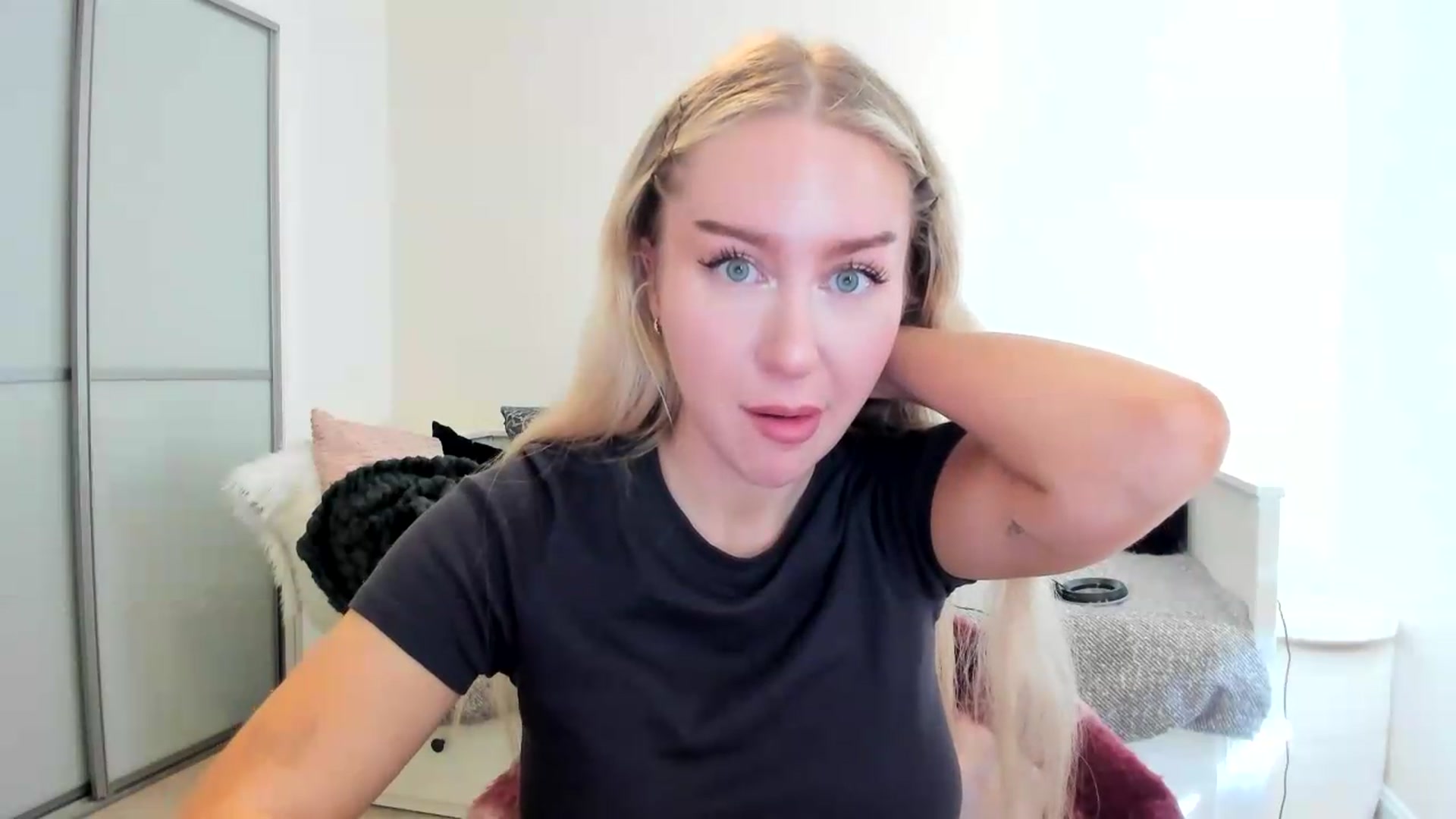 Gallery image thumbnail from British_Cutie's myfreecams stream on, 08/21/2026, 14:05 image 6 of 20