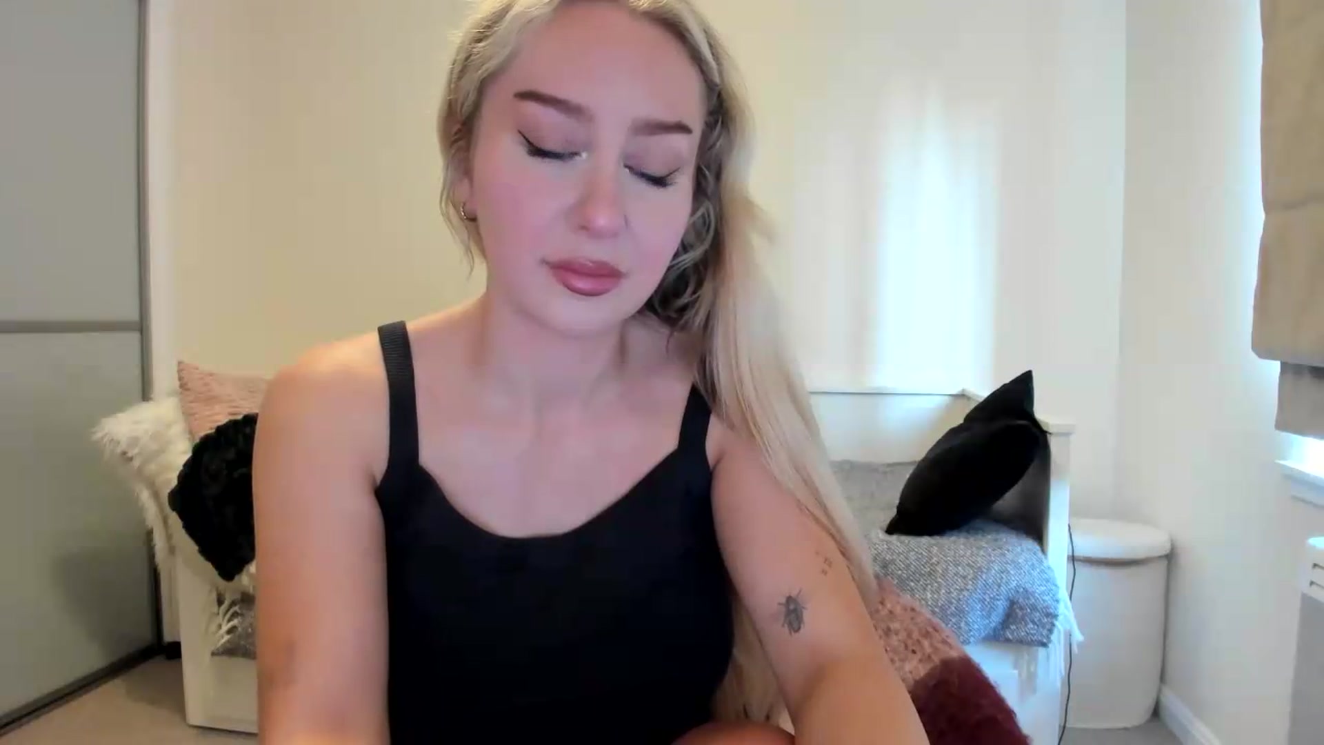 Gallery image thumbnail from British_Cutie's myfreecams stream on, 08/22/2026, 18:36 image 5 of 20