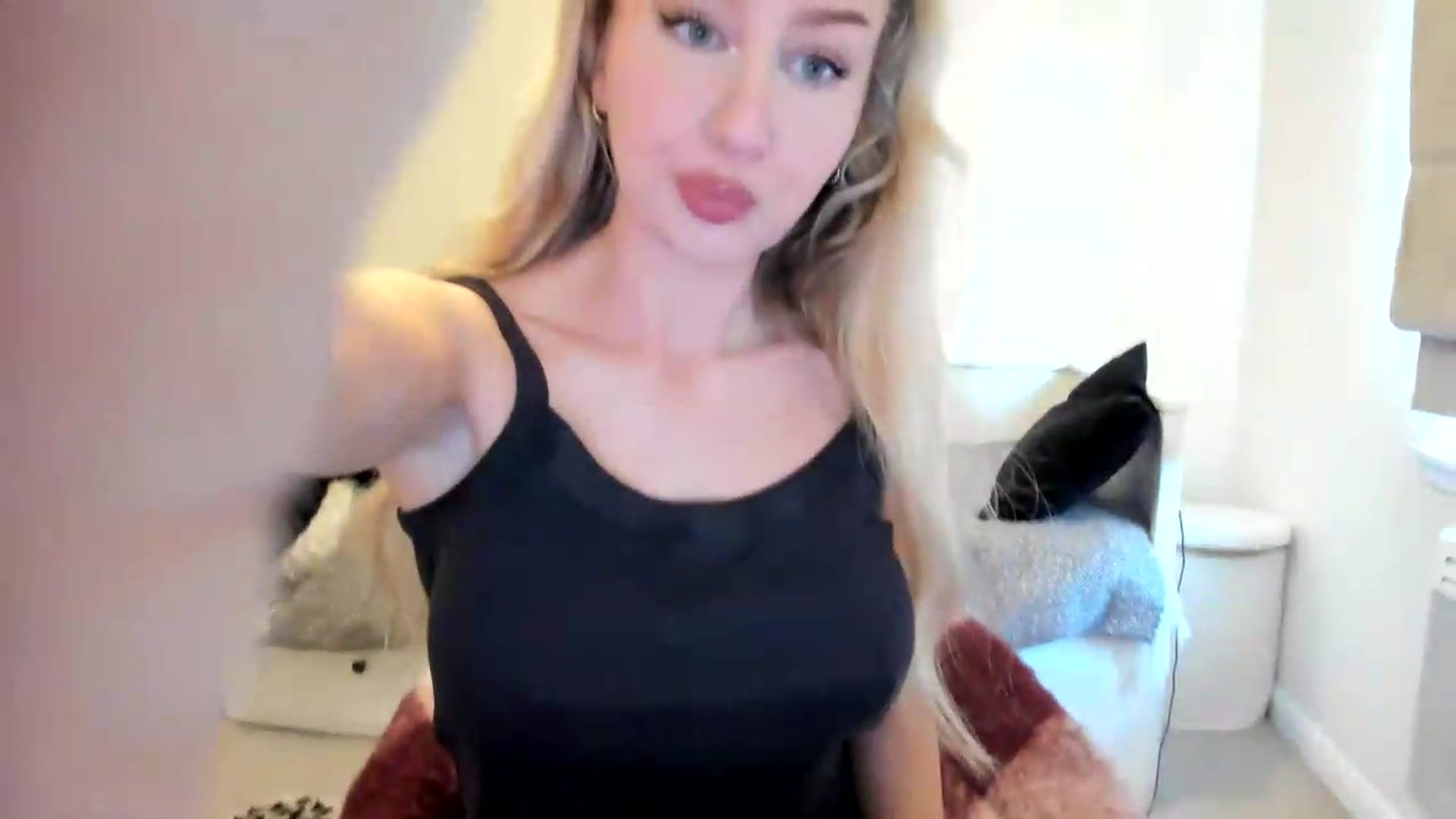 Gallery image thumbnail from British_Cutie's myfreecams stream on, 08/22/2026, 18:36 image 7 of 20