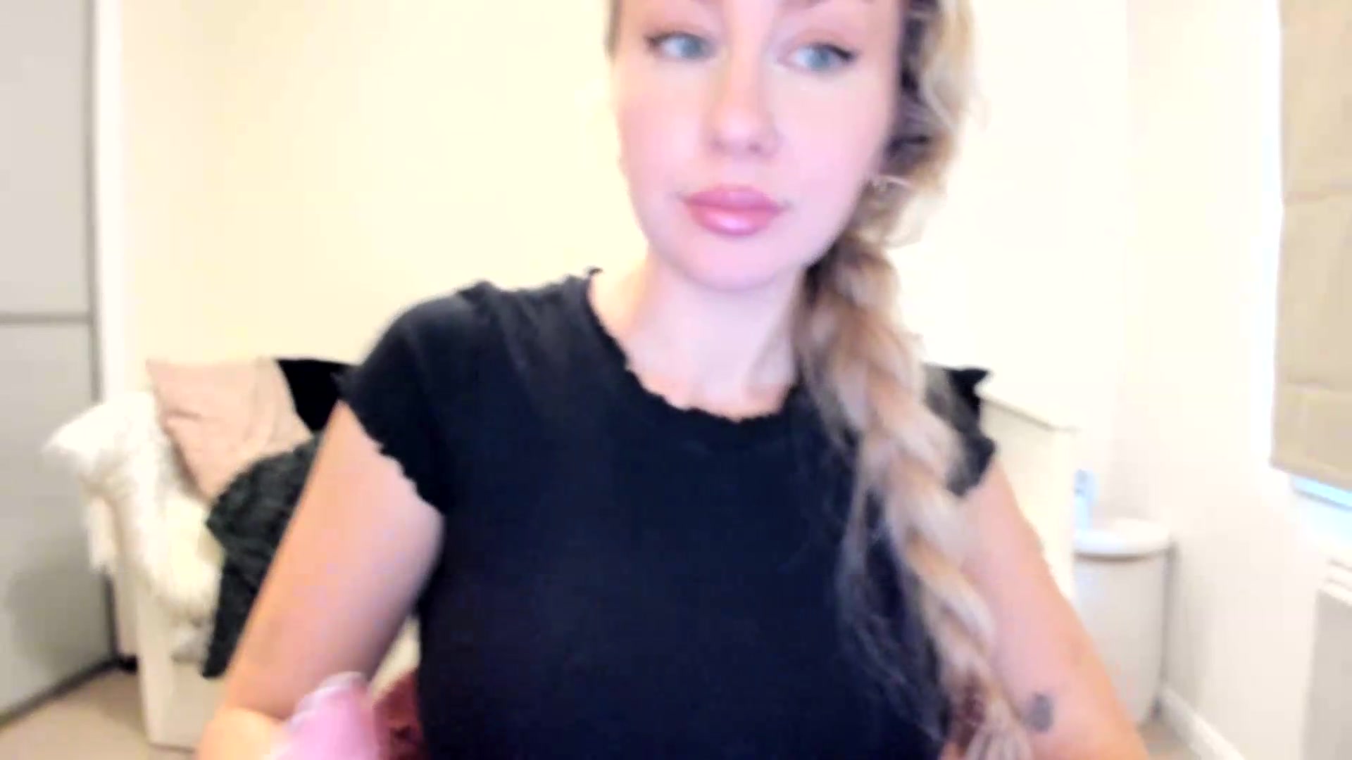 Gallery image thumbnail from British_Cutie's myfreecams stream on, 08/26/2026, 18:35 image 11 of 20