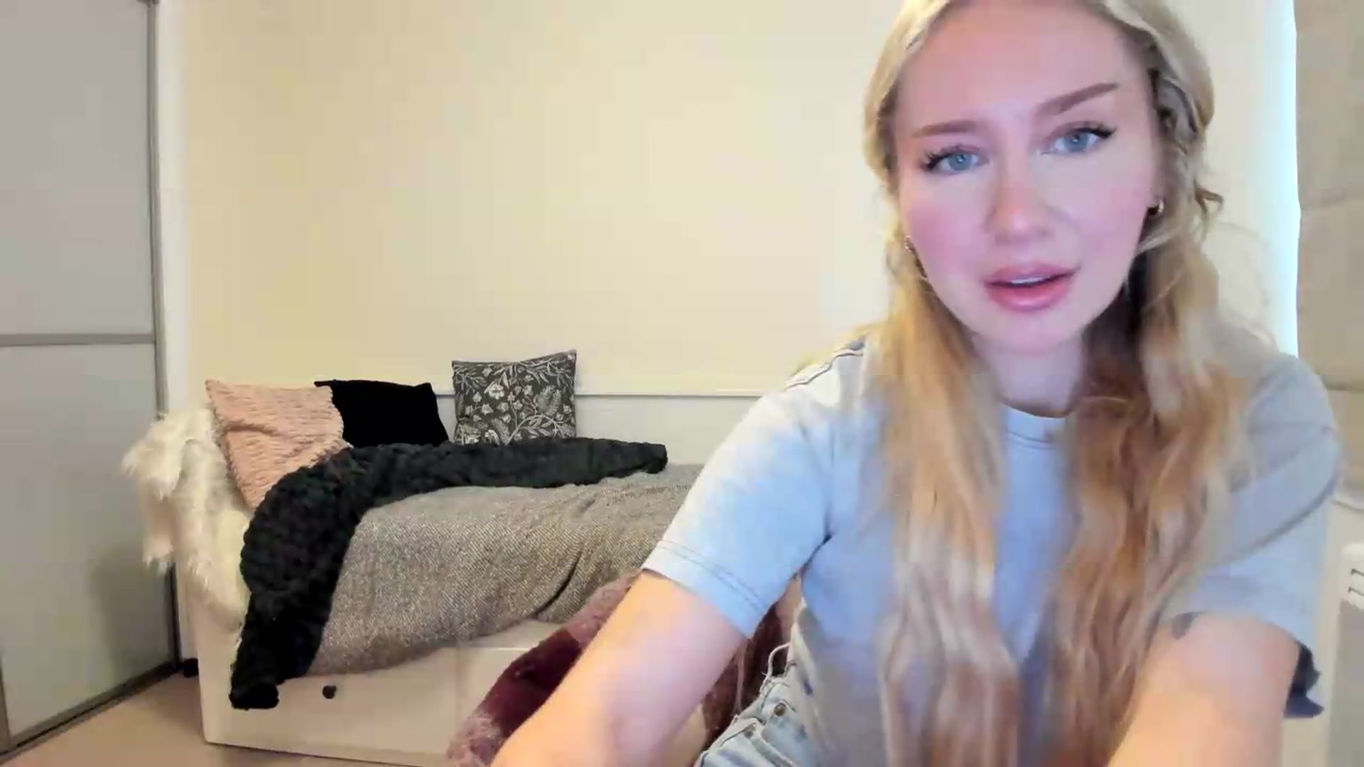 Gallery image thumbnail from British_Cutie's myfreecams stream on, 08/28/2026, 12:45 image 16 of 20