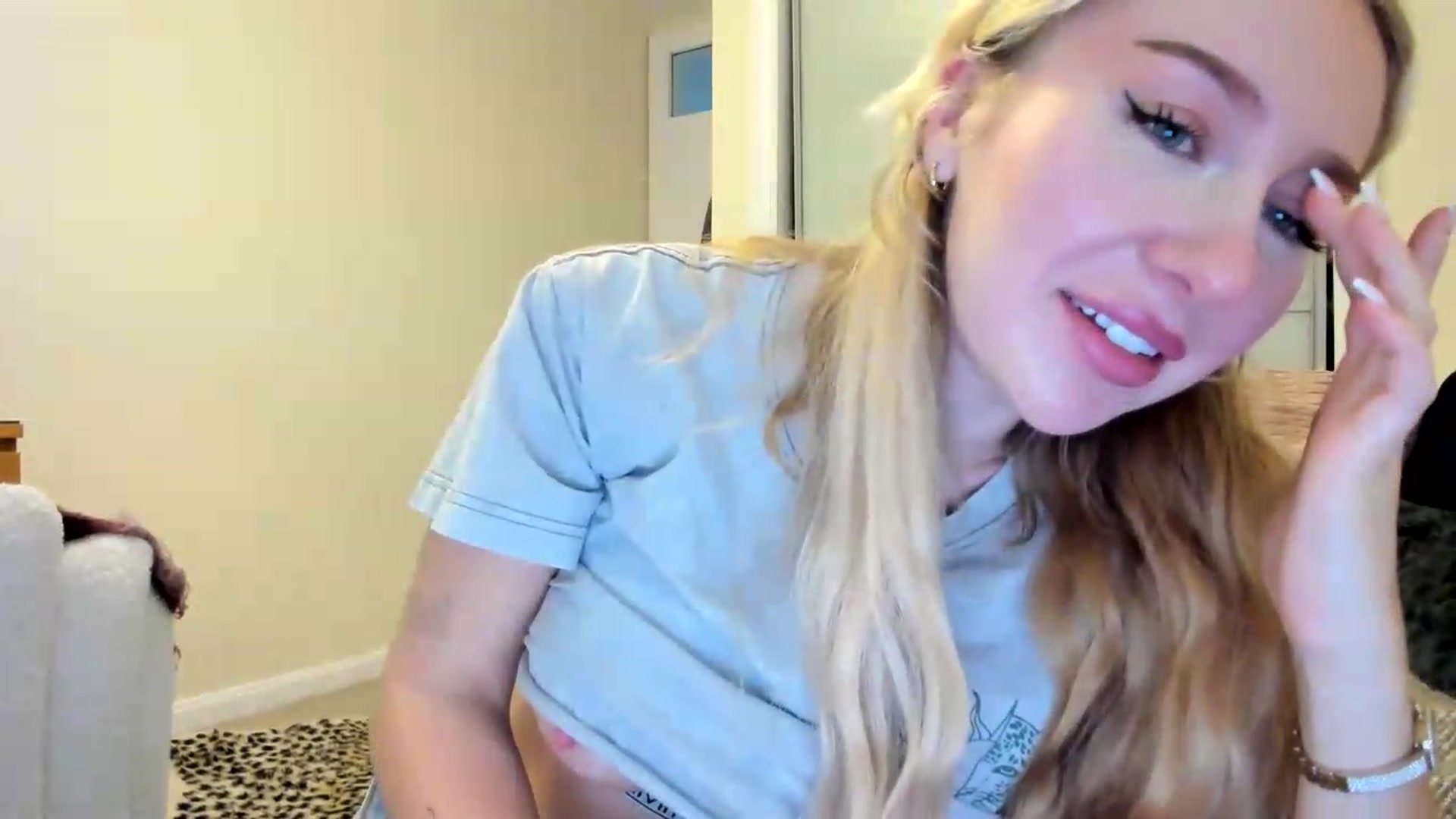 Gallery image thumbnail from British_Cutie's myfreecams stream on, 08/28/2026, 14:41 image 11 of 20